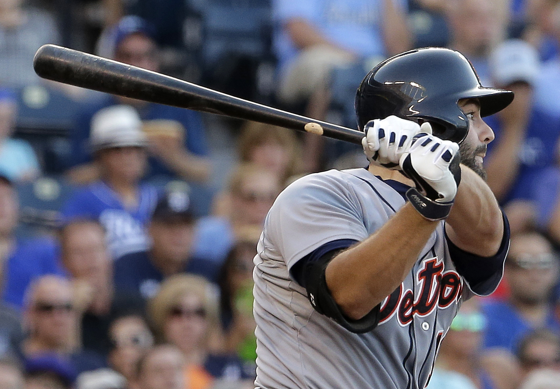 Porcello outpitches Shields, Tigers beat Royals