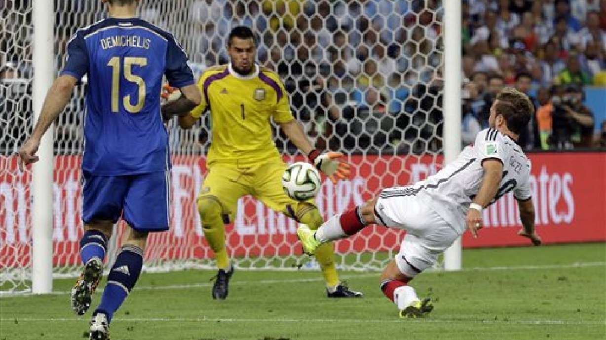 Goetze scores late to give Germany the World Cup