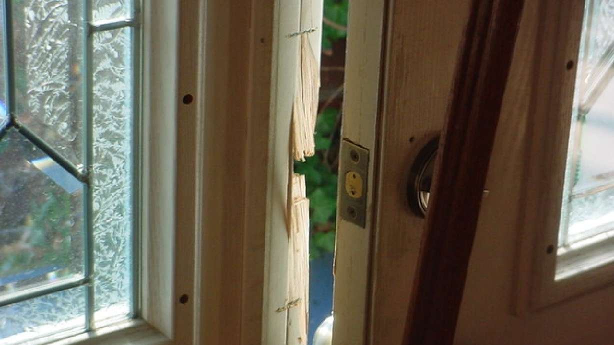 4 ways to spot a meth house