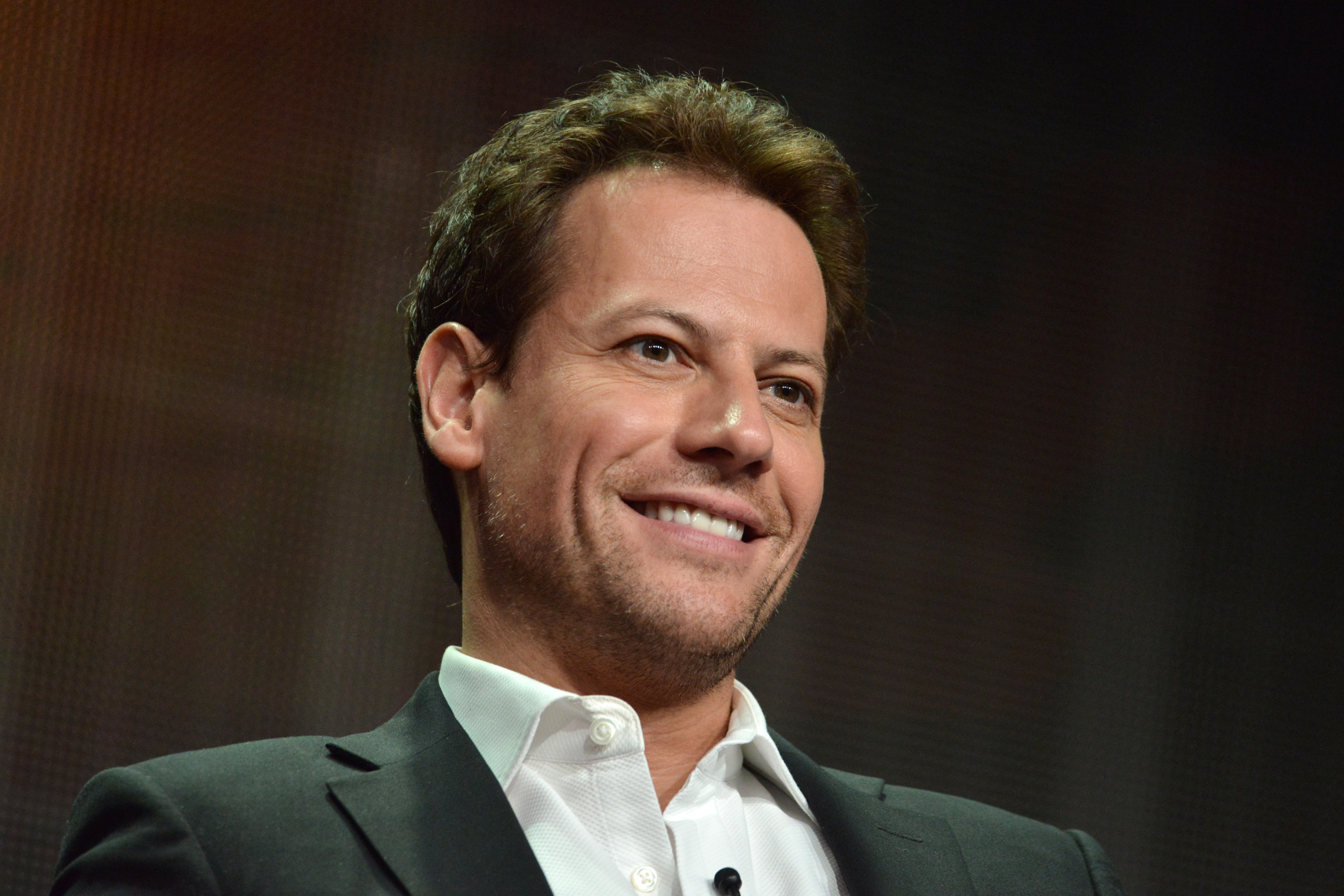Ioan Gruffudd plays revealing role in 'Forever'