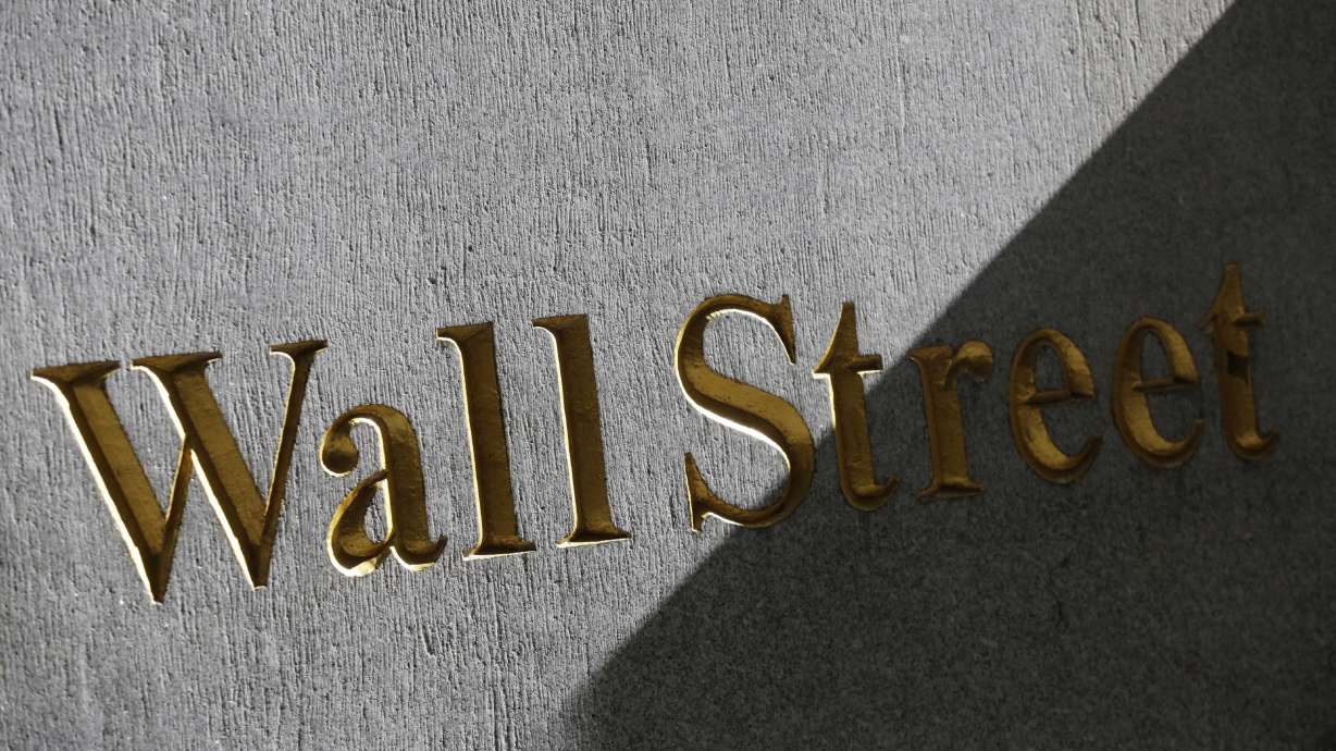 US stocks rise in early trading on earnings news
