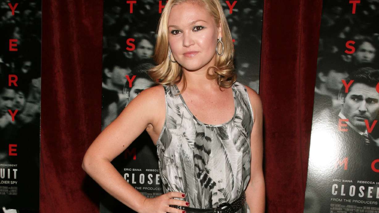 Julia Stiles goes 'back to my roots' _ the stage