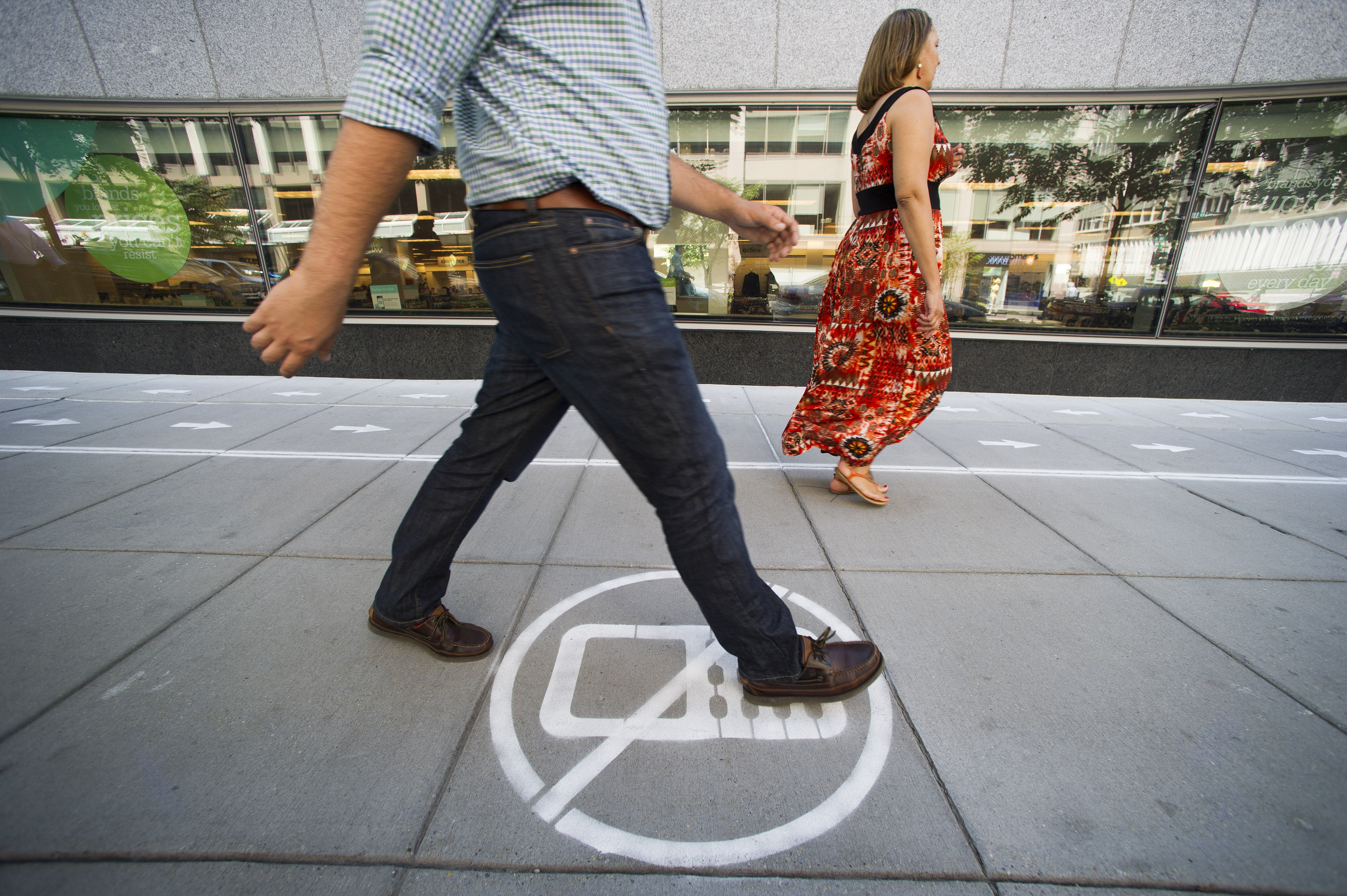 TV show puts 'fast and slow lanes' on DC sidewalk