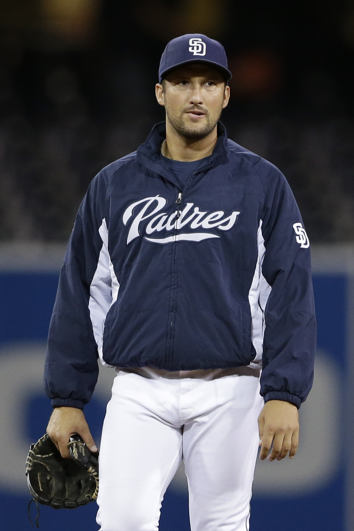 Angels acquire closer Huston Street from Padres