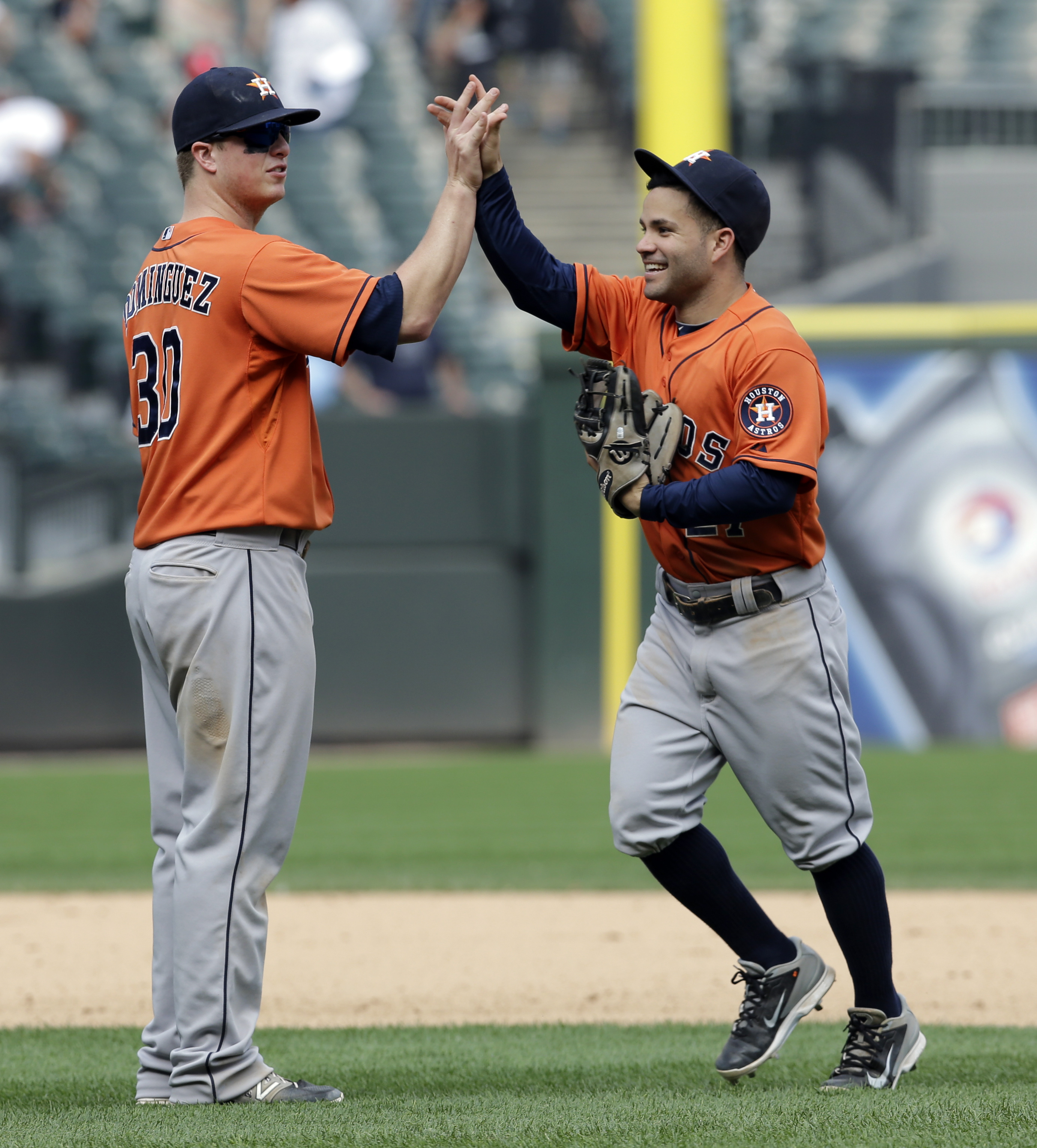 Dominguez has 4 RBIs; Astros beat White Sox 11-7