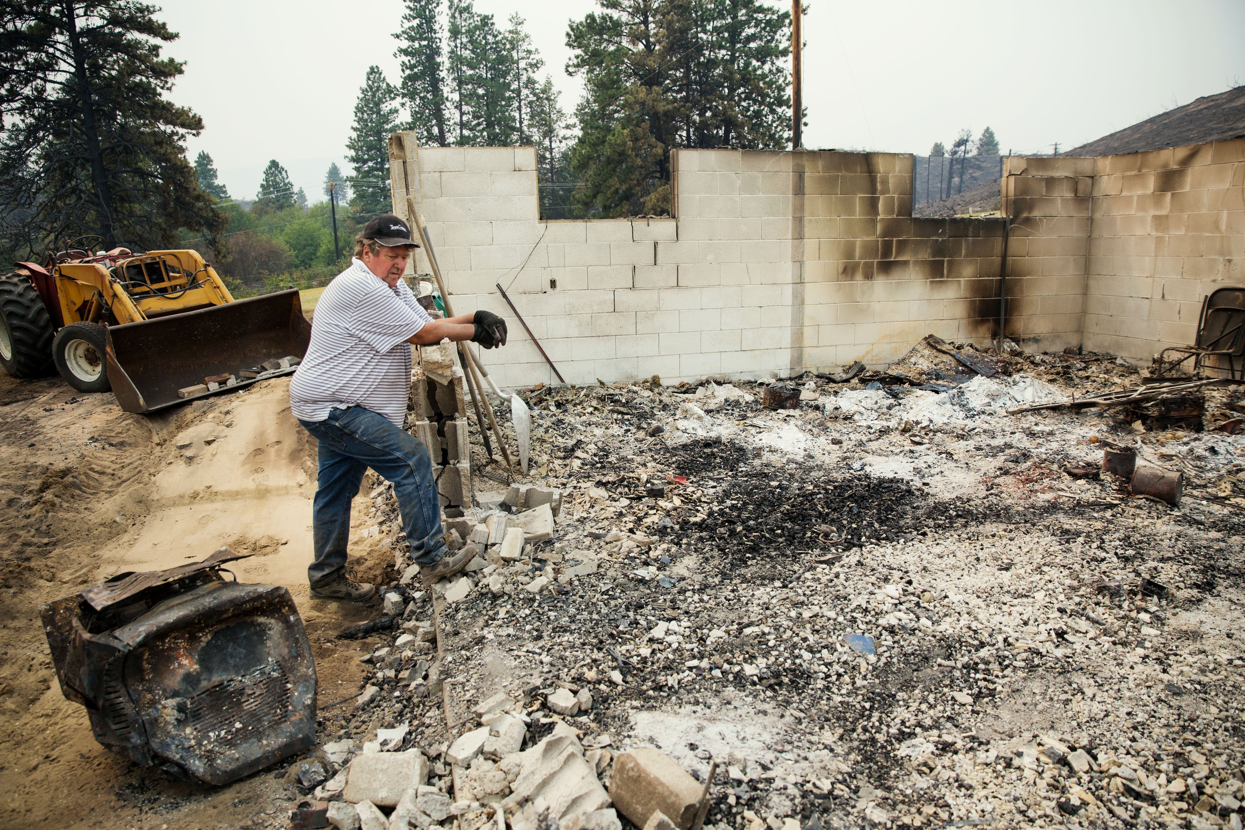 Better weather aiding Washington wildfire fight