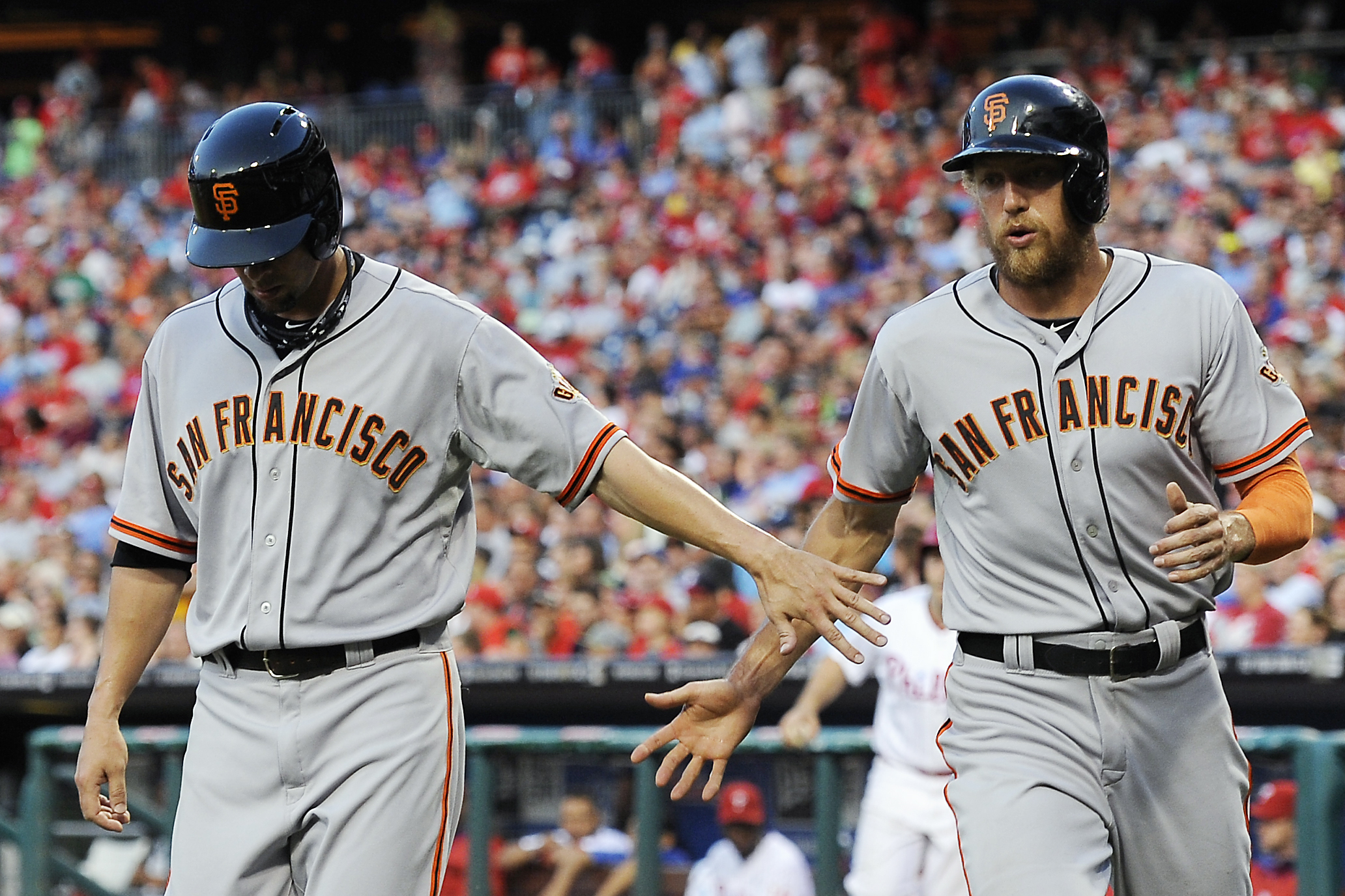 Lee struggles in return, Giants beat Phillies 7-4