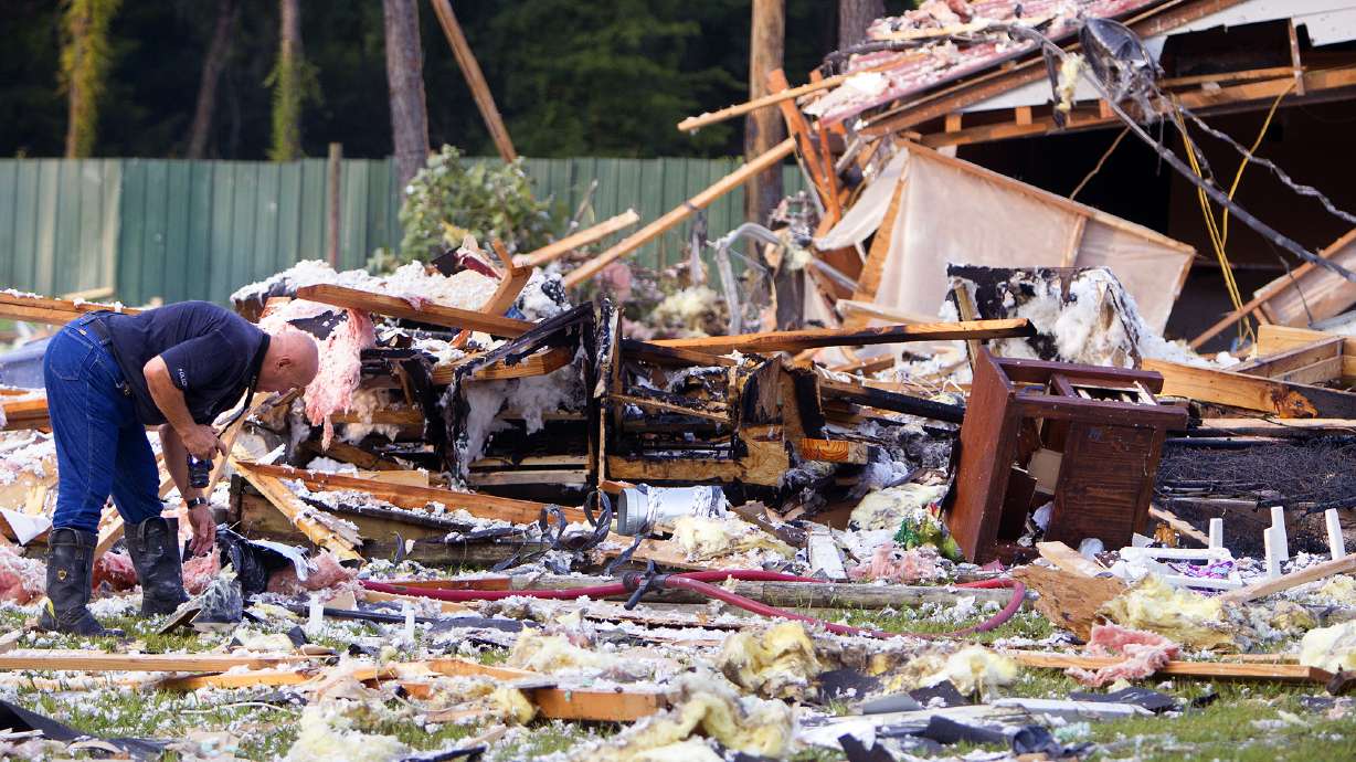 Explosion levels home in Central Texas; 3 hurt