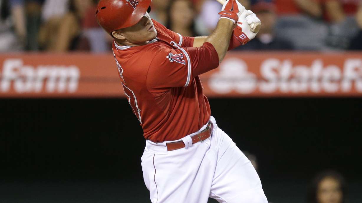 Schoop's 2-run HR helps O's beat Angels 4-2