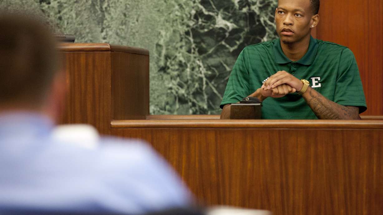 Prosecutor: Player killed for iPhone, wallet