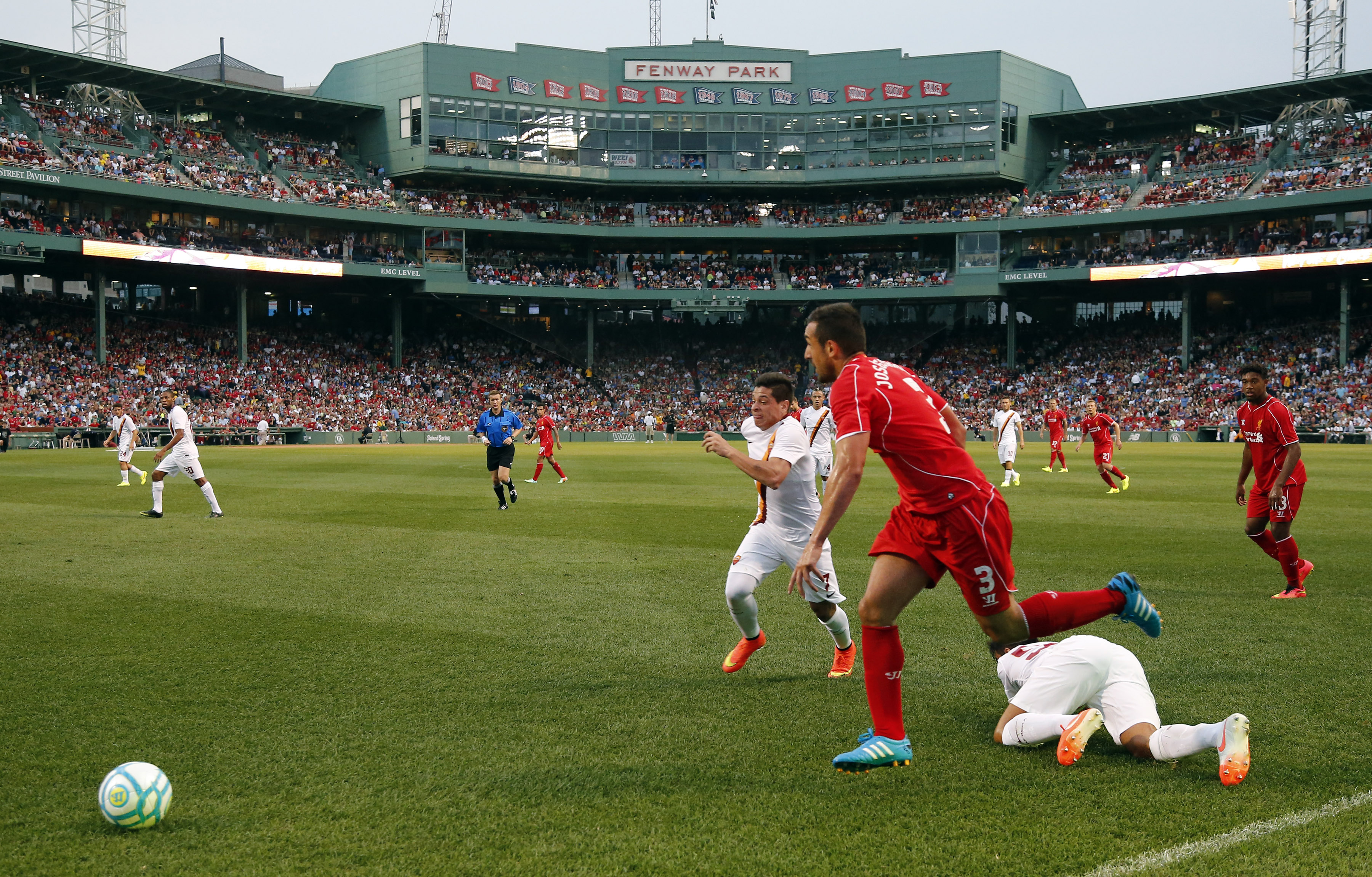 Roma beats Liverpool 1-0
