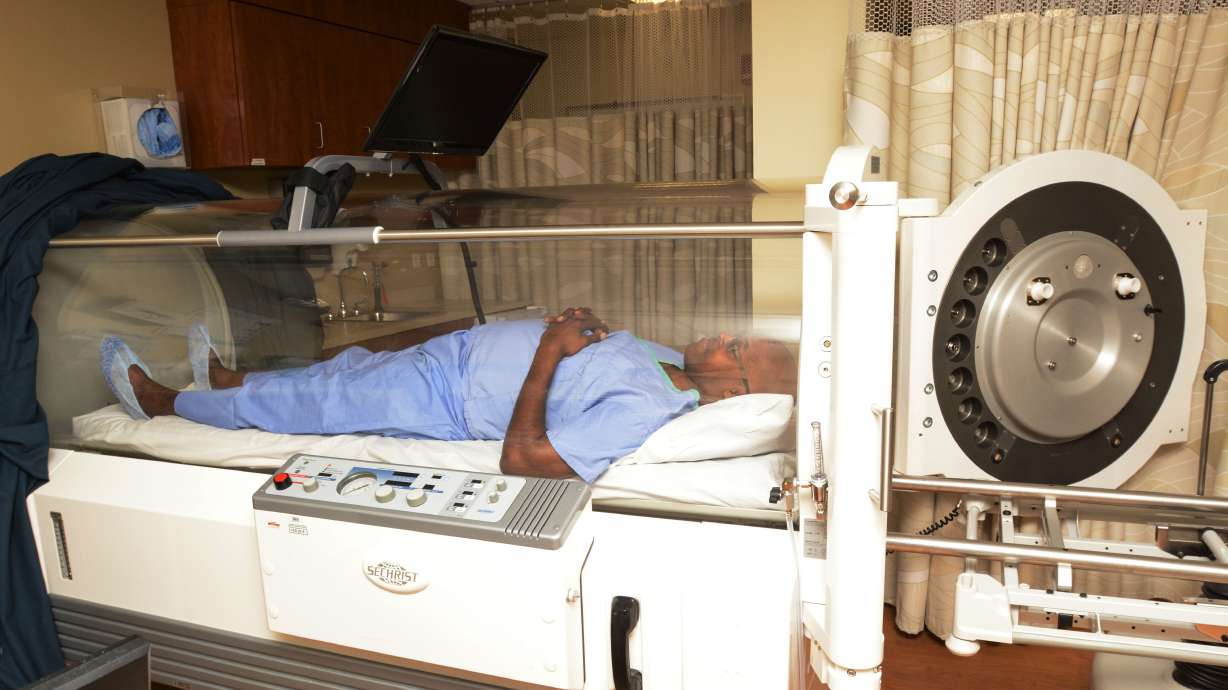 Hyperbaric oxygen chambers gain use at hospitals