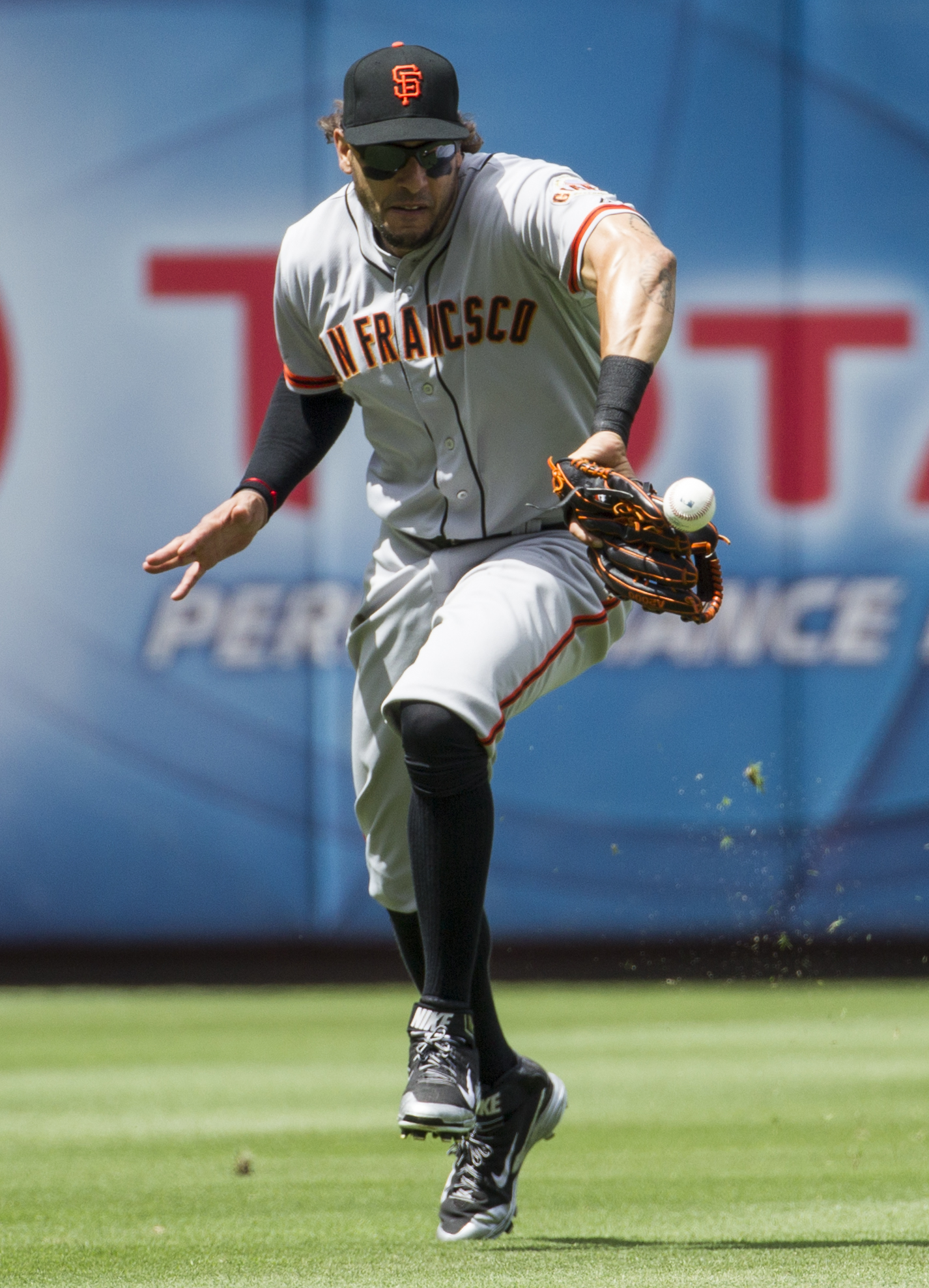 Hudson solid, Hammels better in Giants' loss