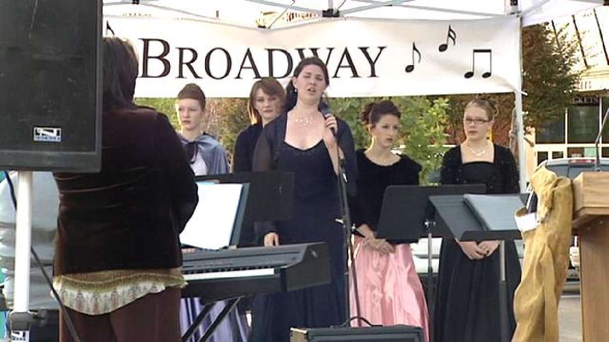 Downtown Celebrates Reopening of Broadway Boulevard