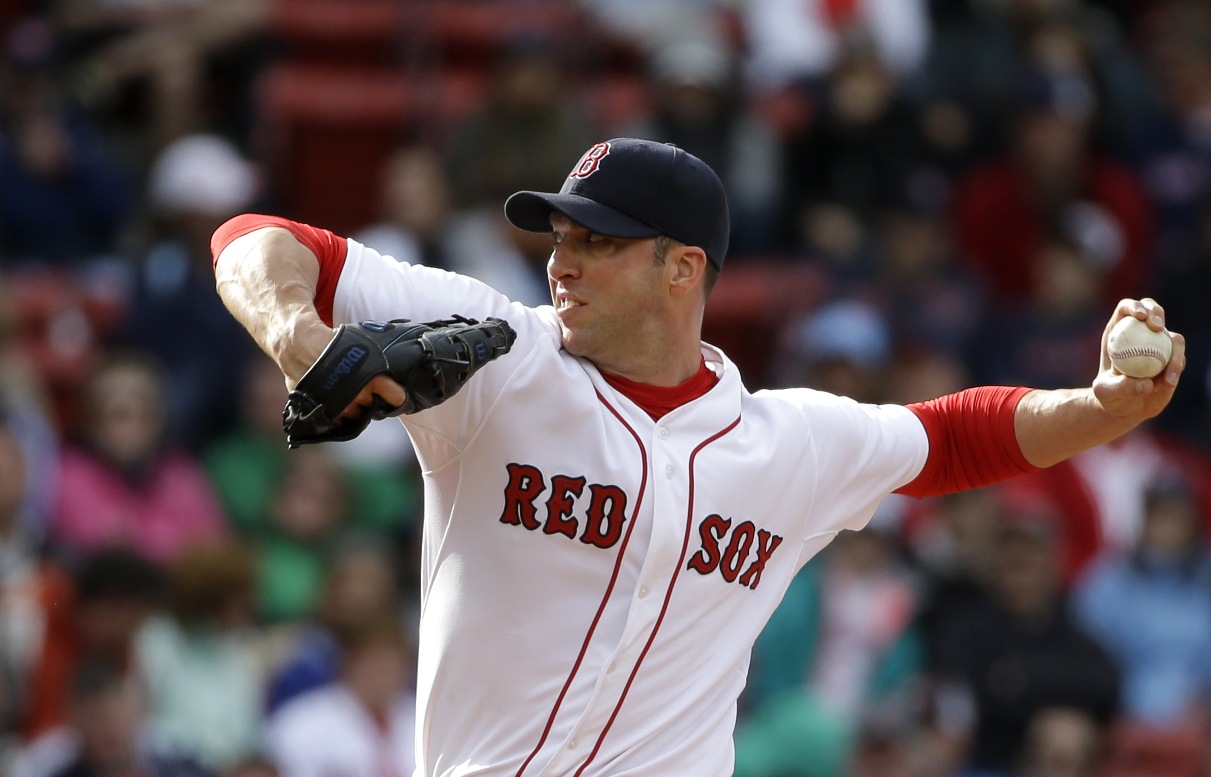 Chris Capuano moves into Yankees rotation Saturday