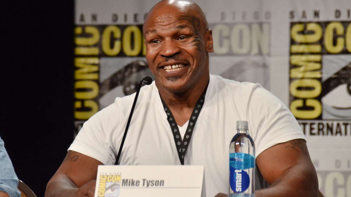 Mike Tyson gets a standing ovation at Comic-Con