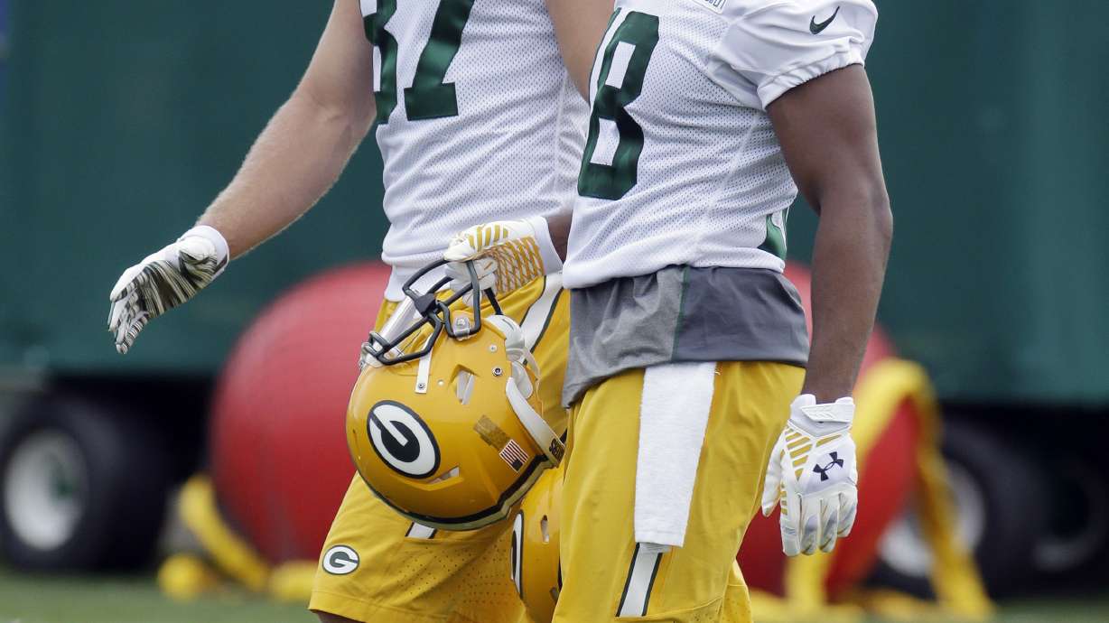 Pack signs Nelson to extension after 1st practice