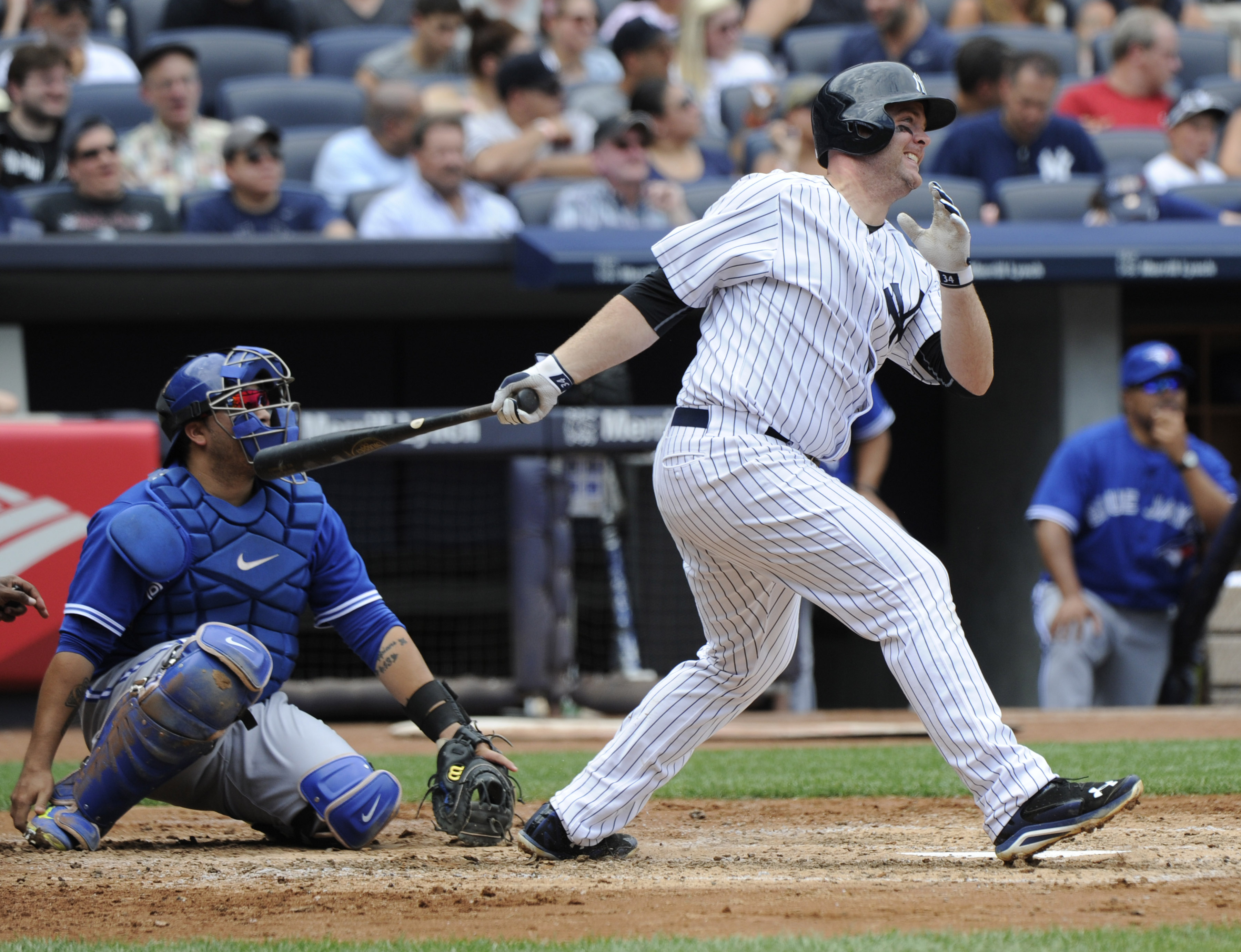 Yankees infield slips up in 6-4 loss to Blue Jays