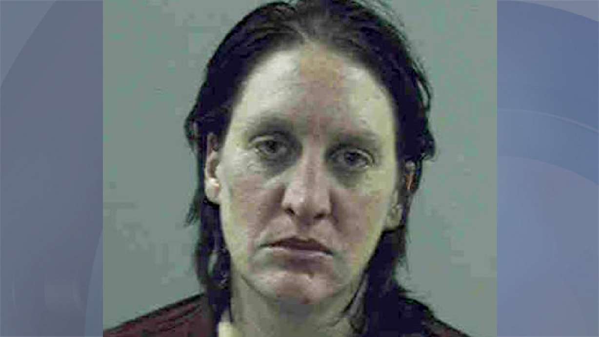 Woman accused of texting stranger, offering drugs