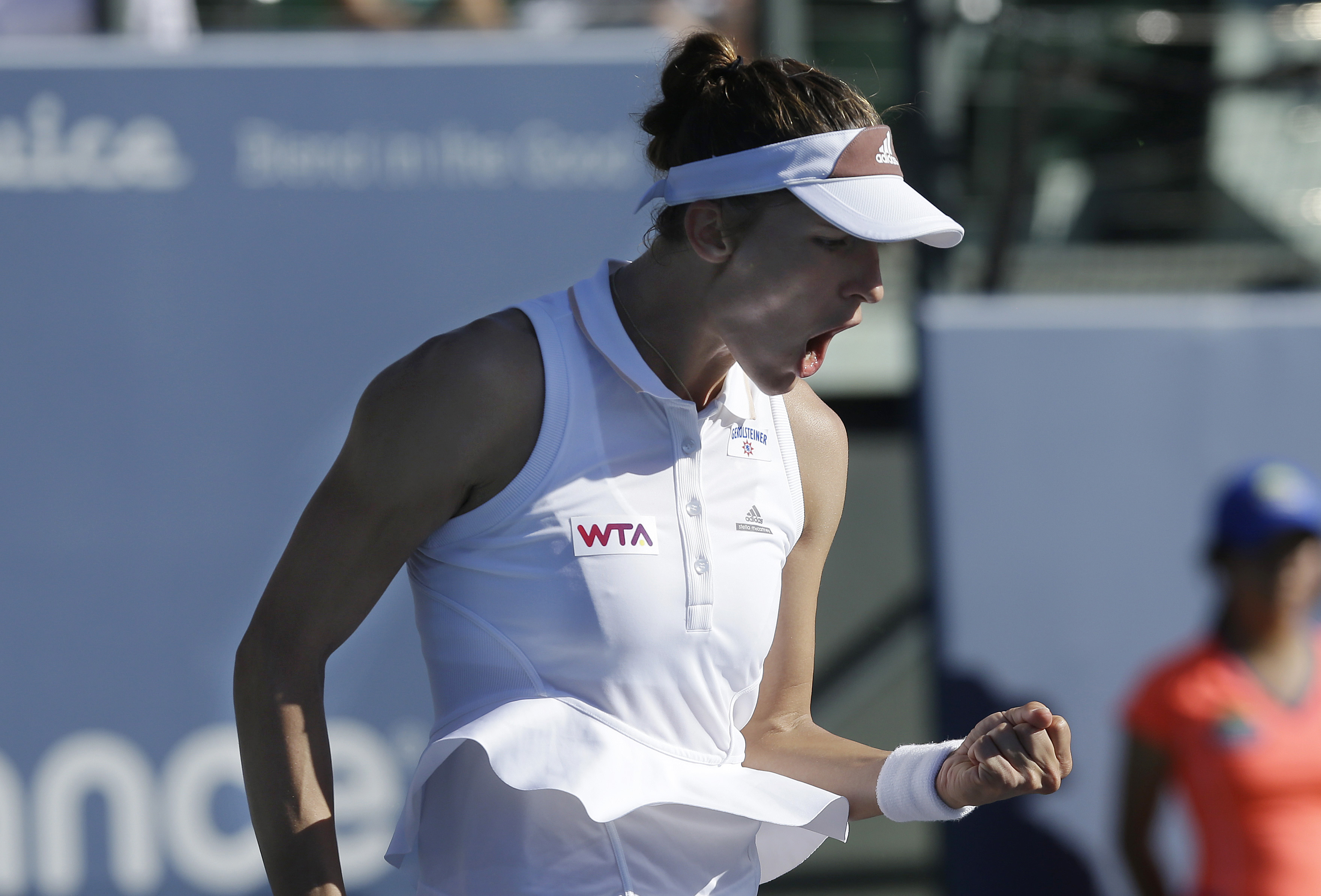 Petkovic beats Venus Williams at Stanford