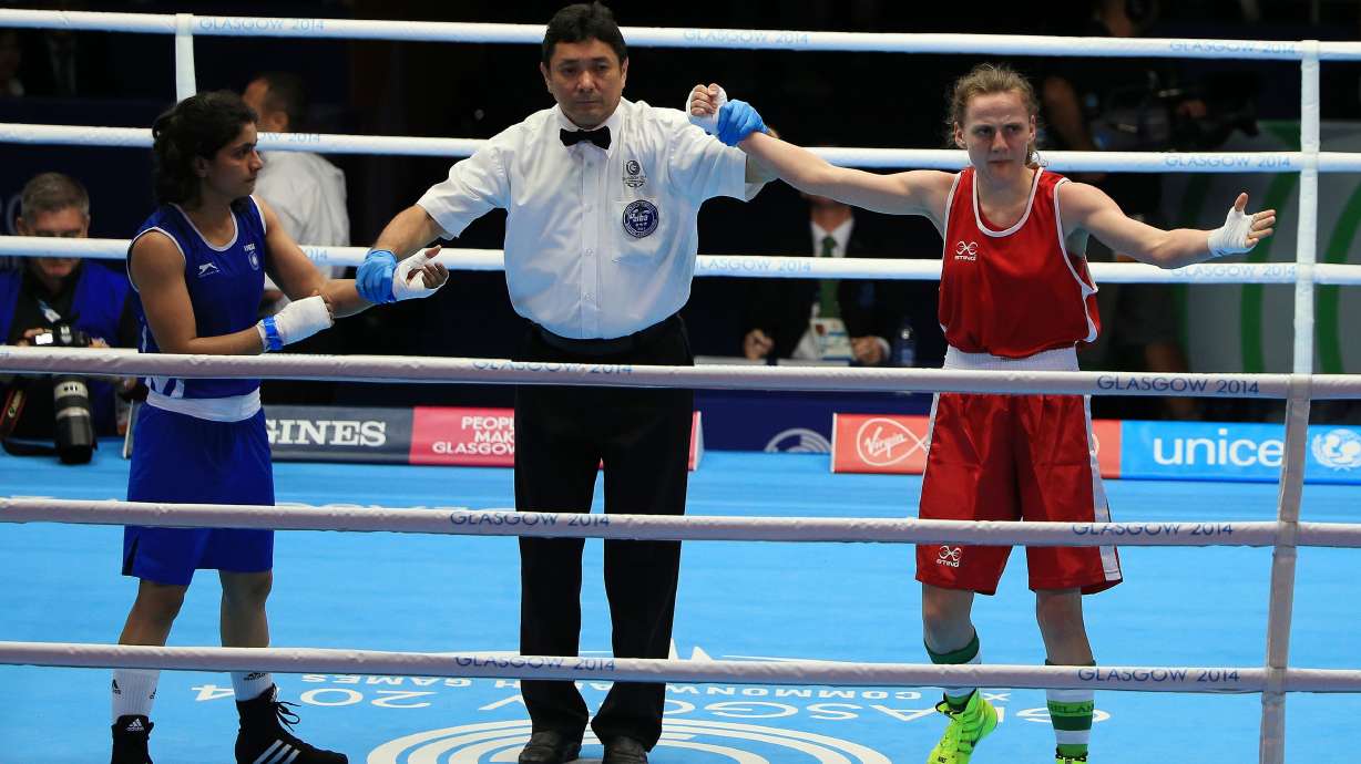 Boxing officials defend decision on no headgear