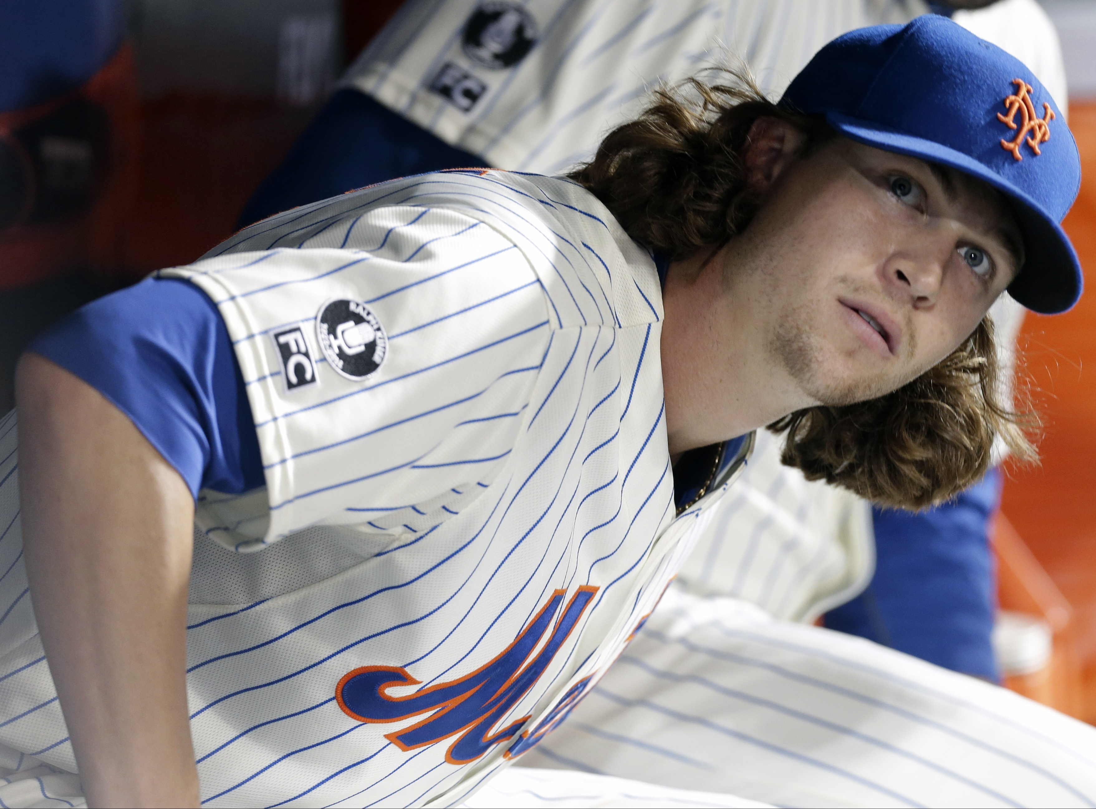 No-hit duel into 7th, Mets' deGrom tops SF's Peavy