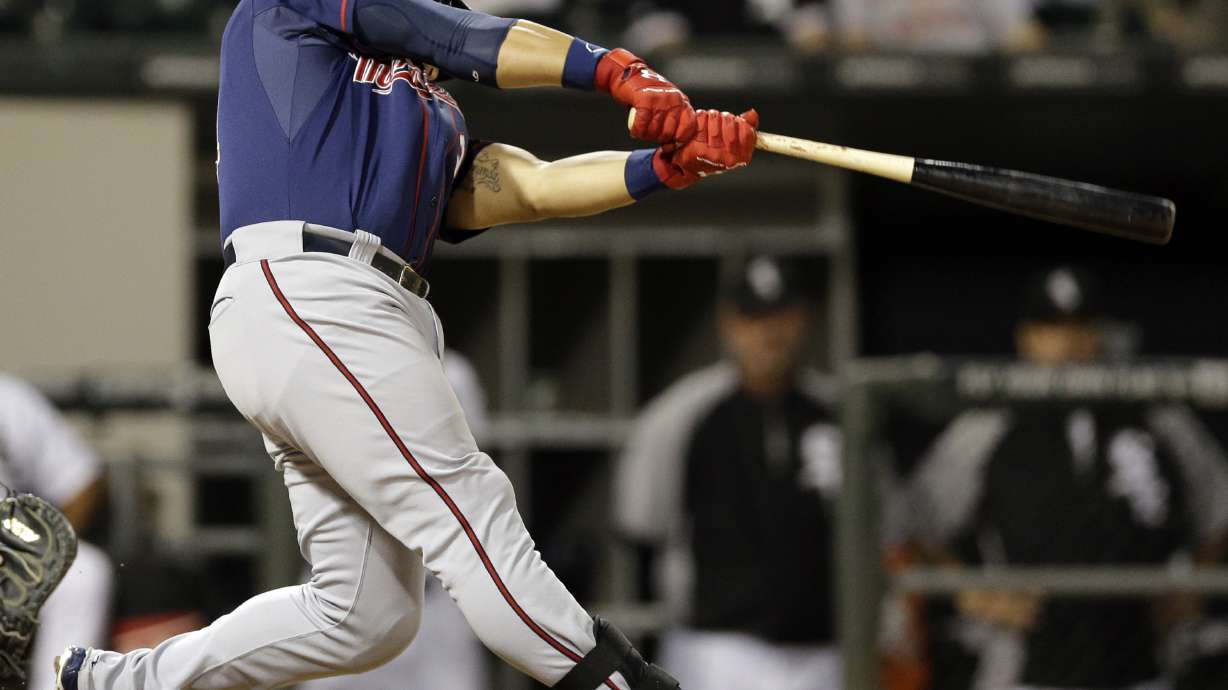 White Sox collapse late in 8-6 loss to Twins