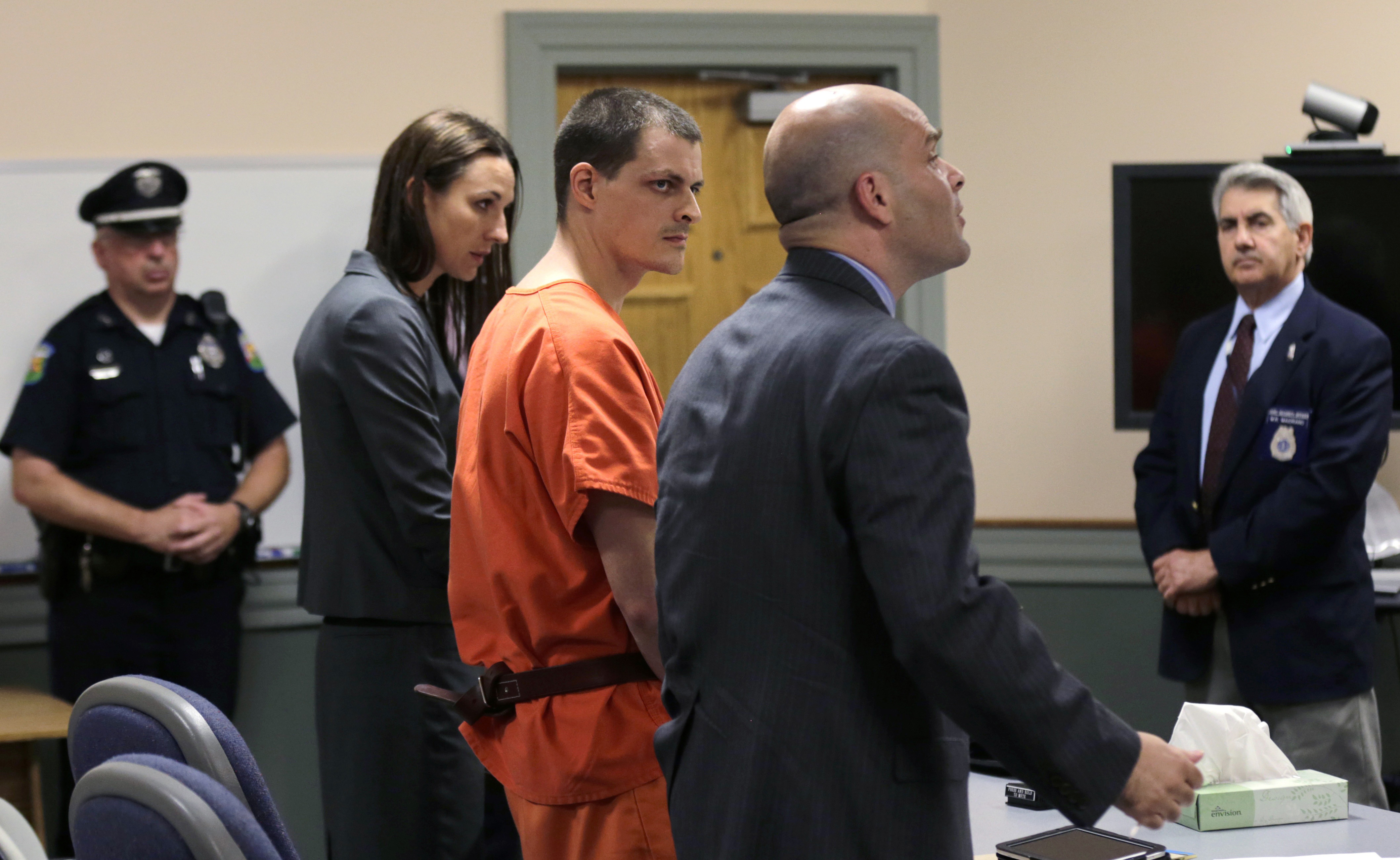 Cop: Man charged with teen's kidnap loves conflict