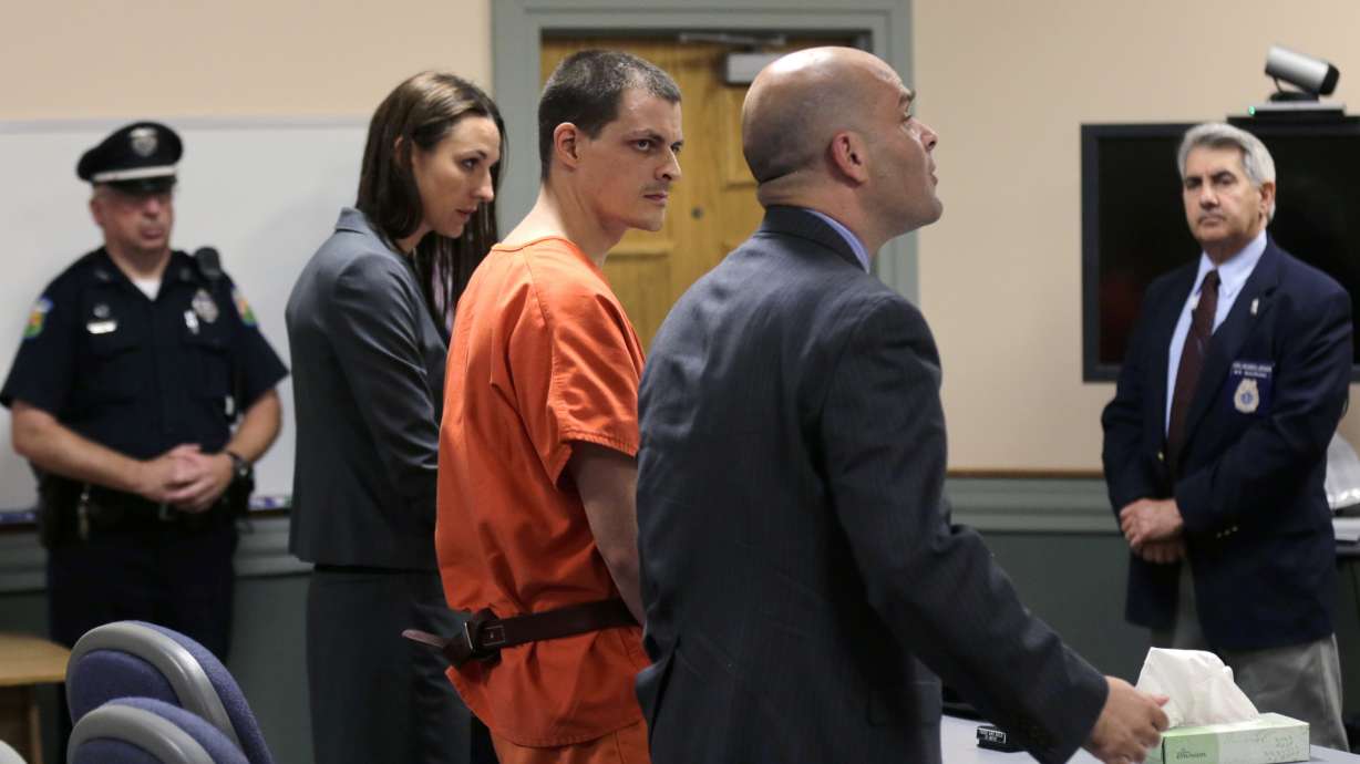 Cop: Man charged with teen's kidnap loves conflict