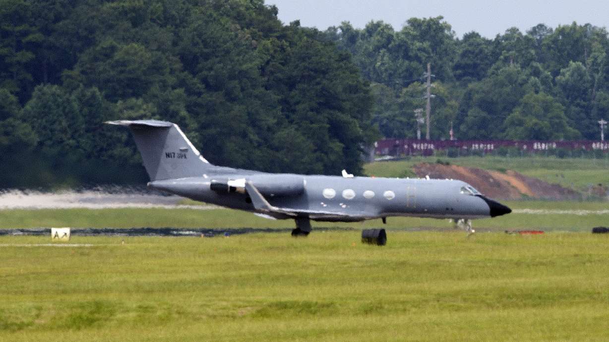 Aid worker with Ebola improving; returning to US