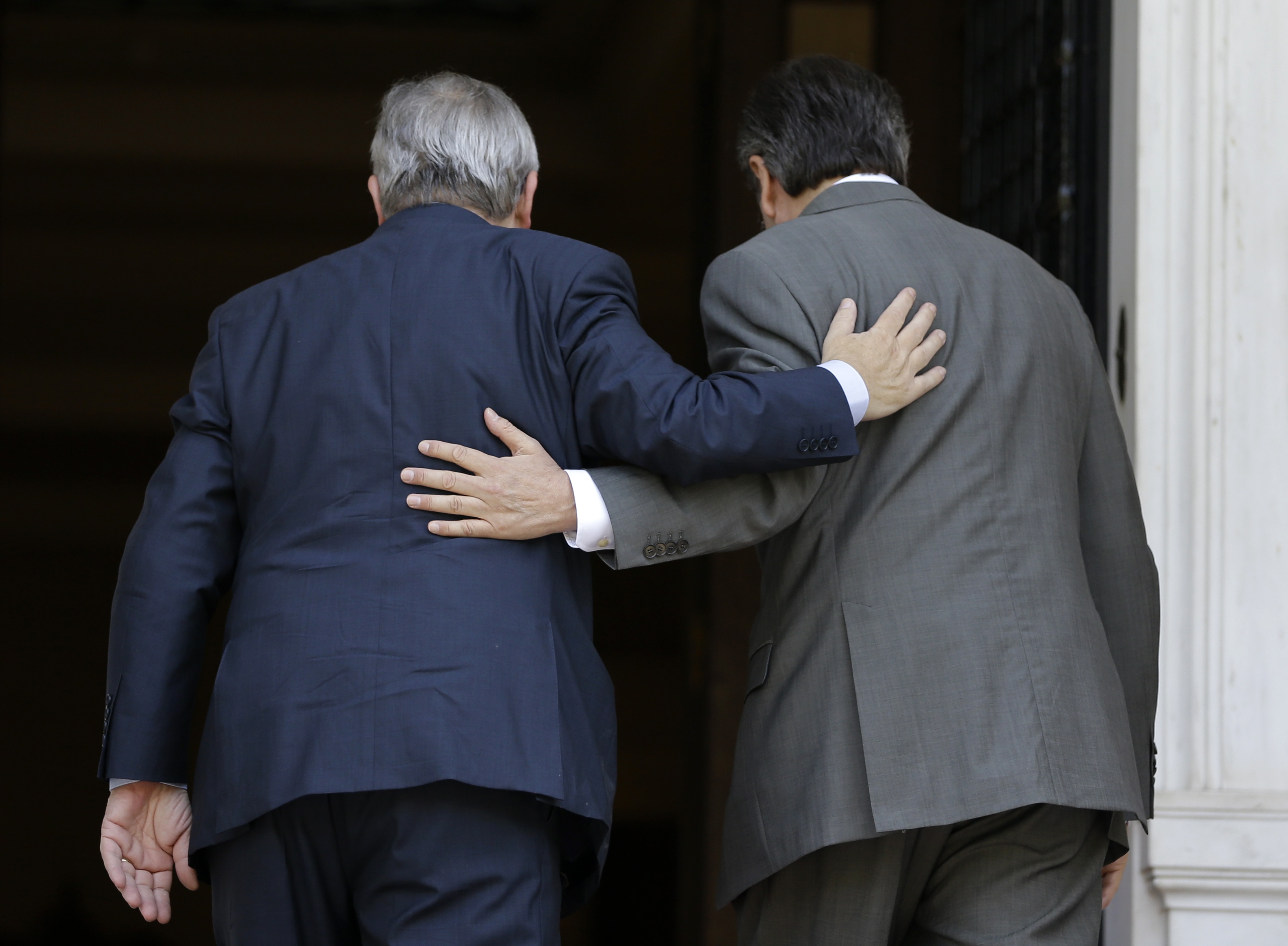 Juncker: Greece offered example to Argentina