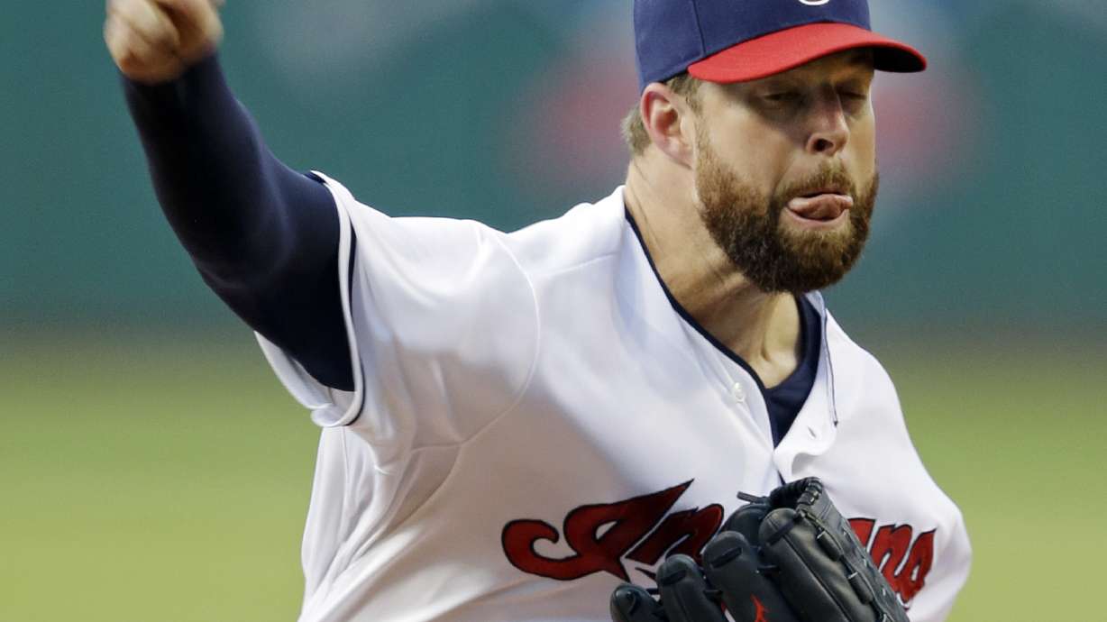 Kluber stops Reds, Indians win 7-1