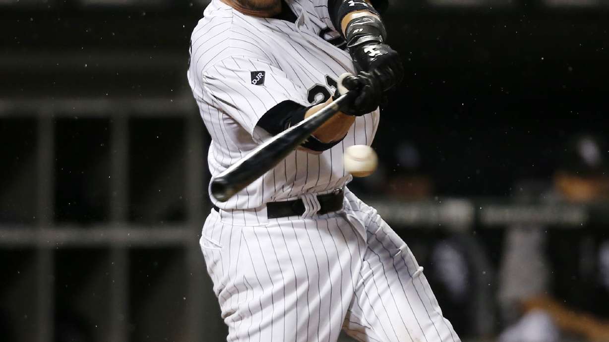 Flowers, Abreu lead White Sox to 5-3 win
