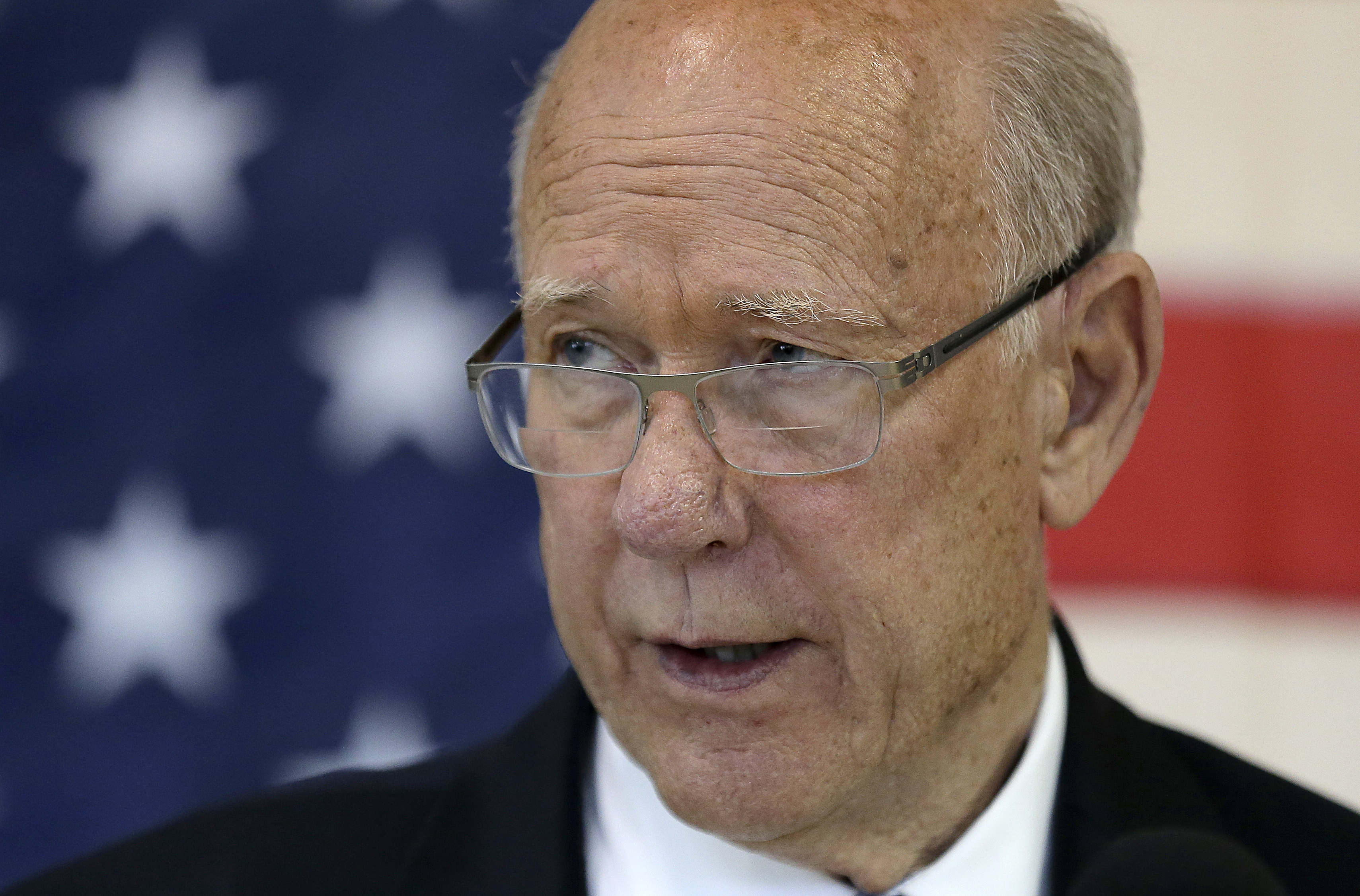 Kansas GOP Sen. Roberts defeats tea partyer