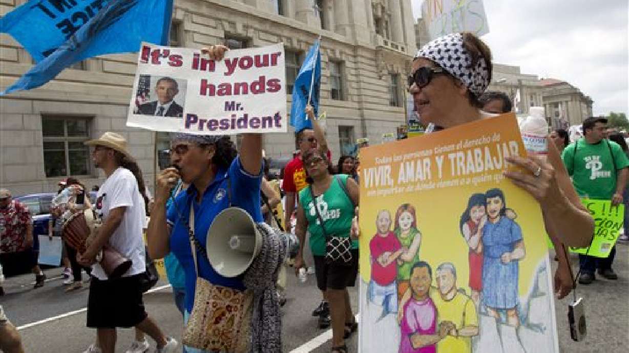 Demandan a EEUU por redadas migratorias