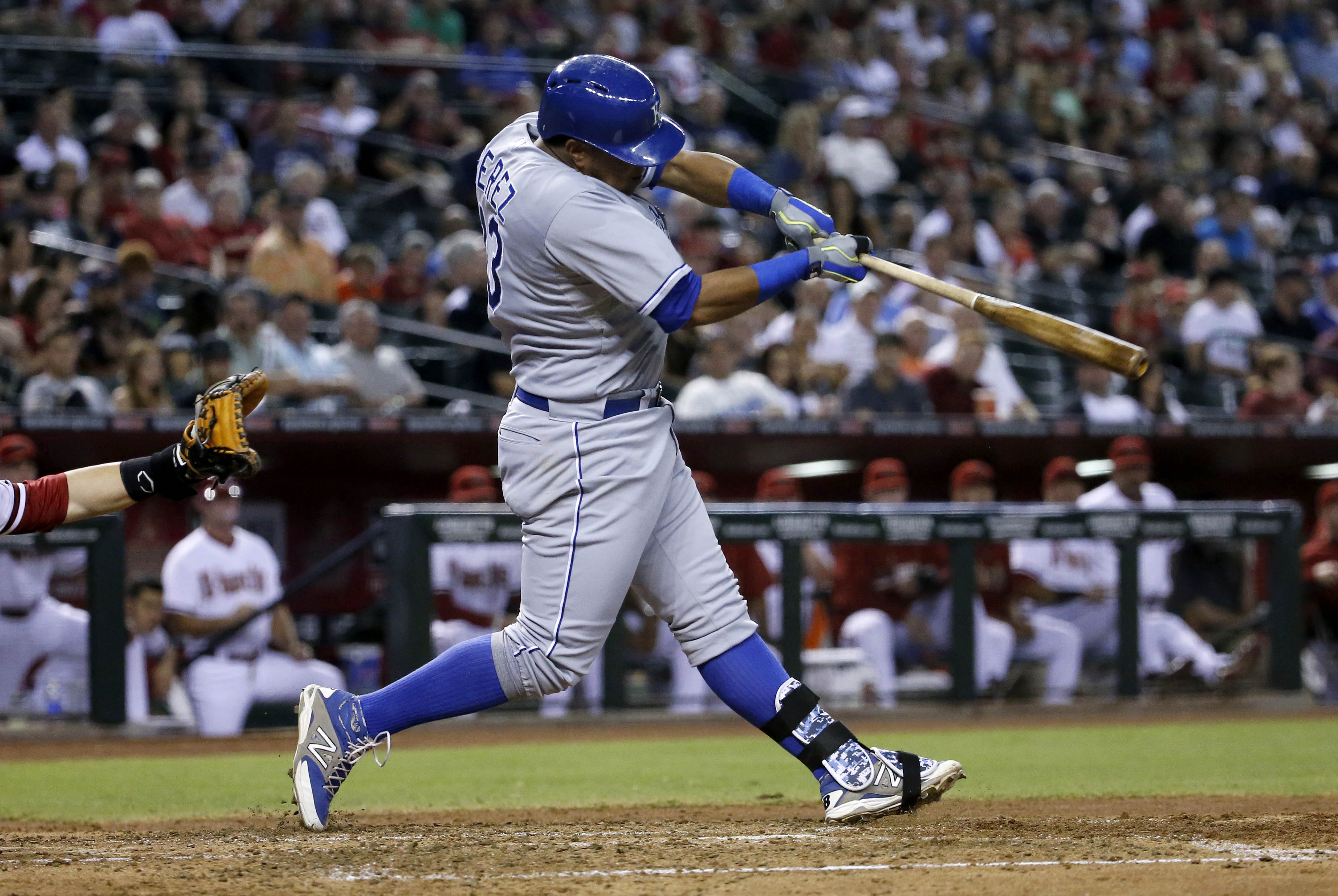 Royals rout Diamondbacks 12-2