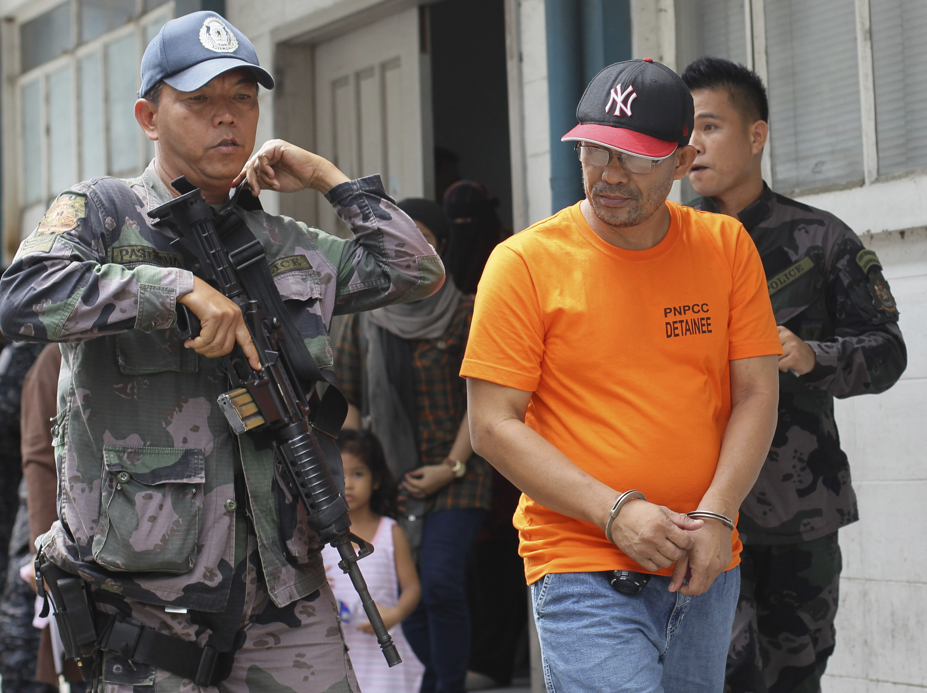 Arrested Filipino militant: Terror suspect alive