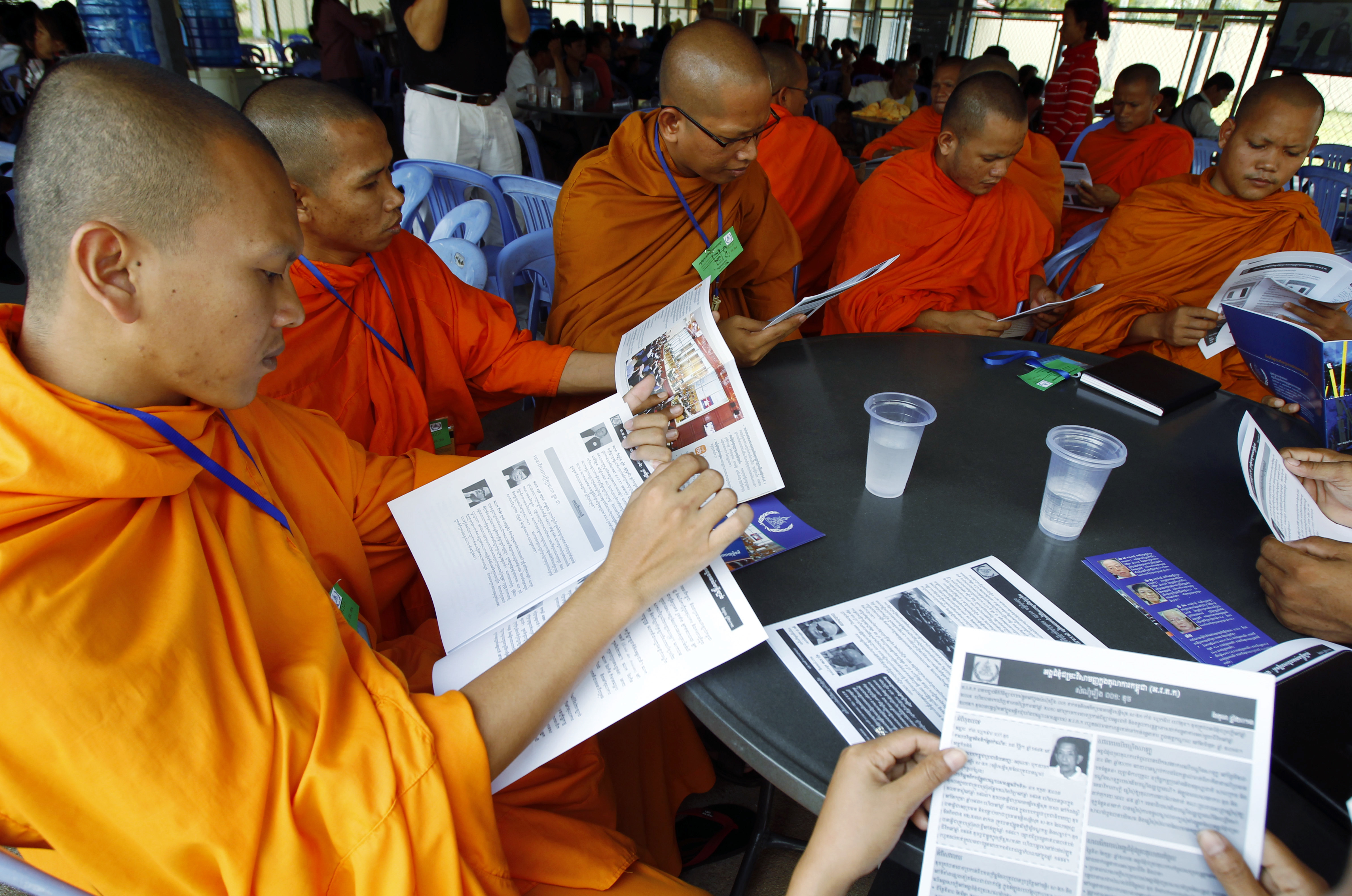 Experts look at Cambodia's Khmer Rouge trial