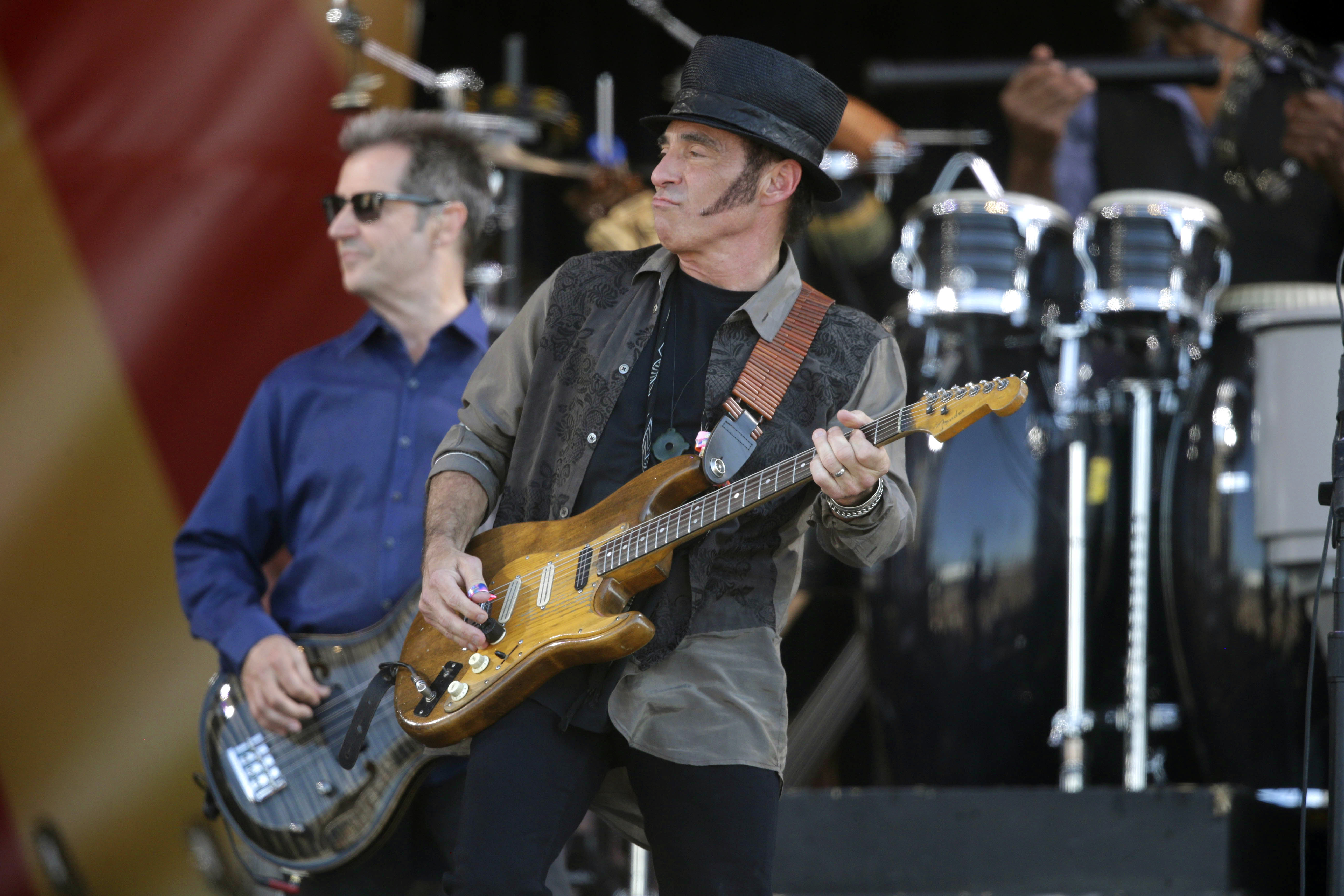 Nils Lofgren turns attention to his own work