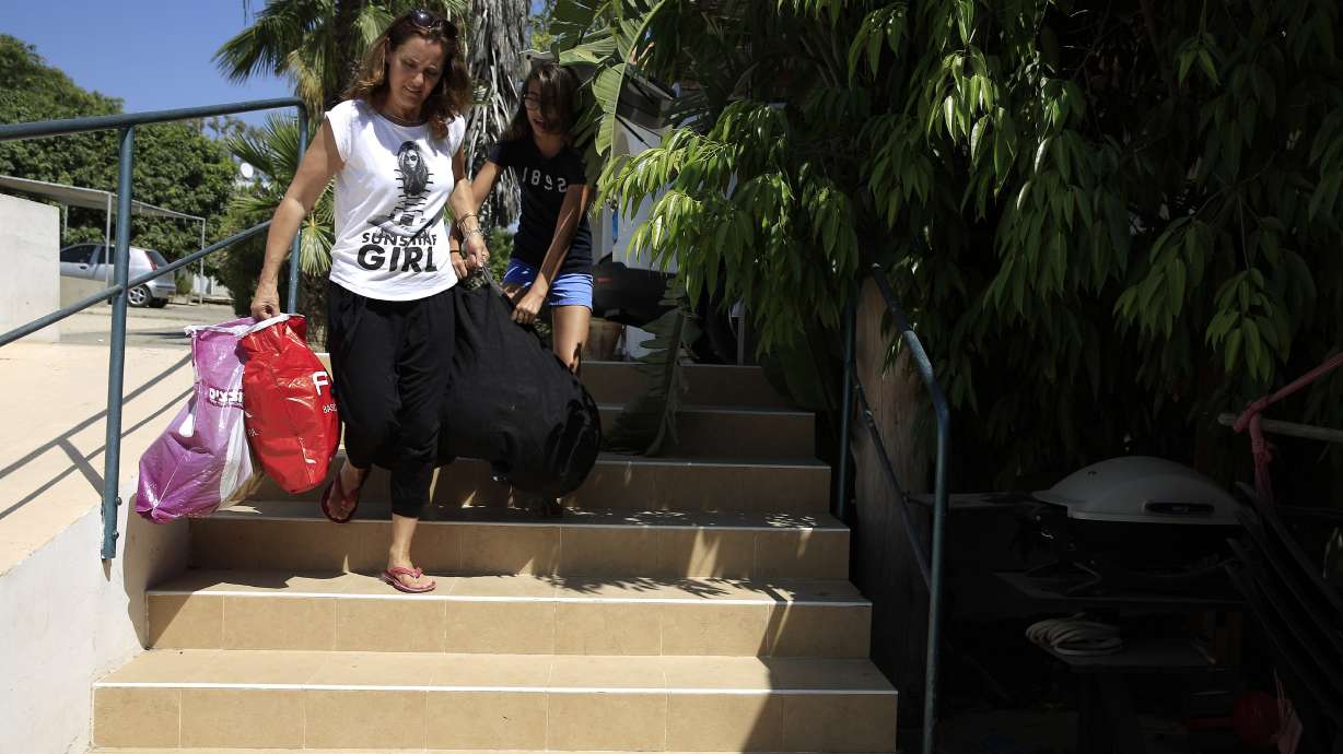 Southern Israelis cautiously prepare to head home