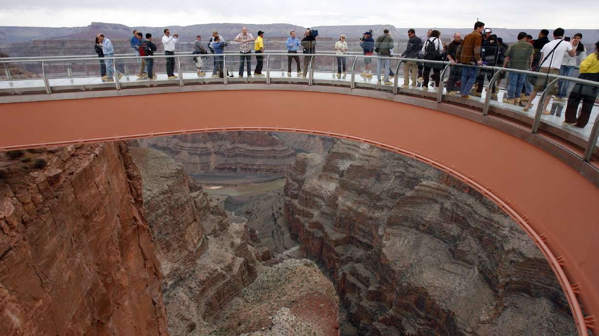 Bumpy road to Grand Canyon Skywalk now paved