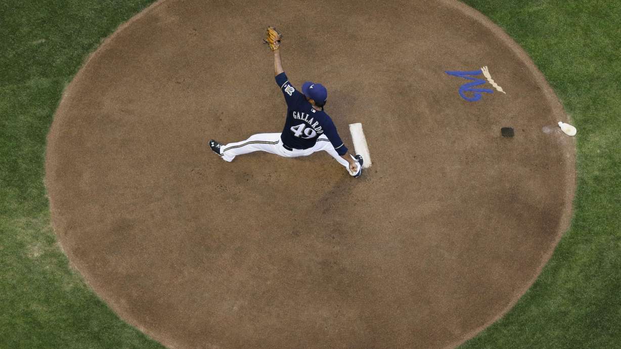 Gallardo, Brewers fall to Giants 7-4