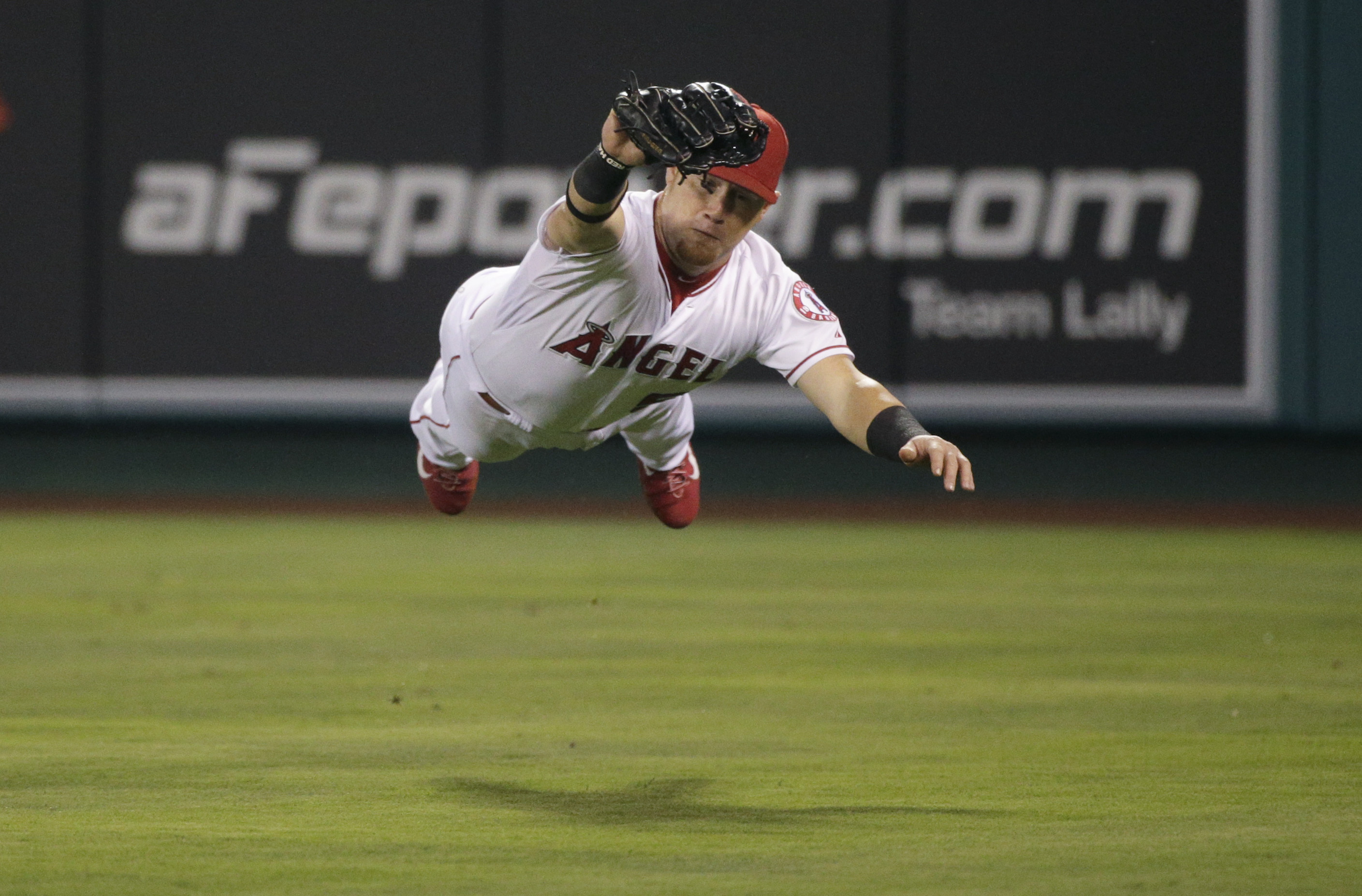 Angels can't catch Dan Haren, Dodgers in 2-1 loss
