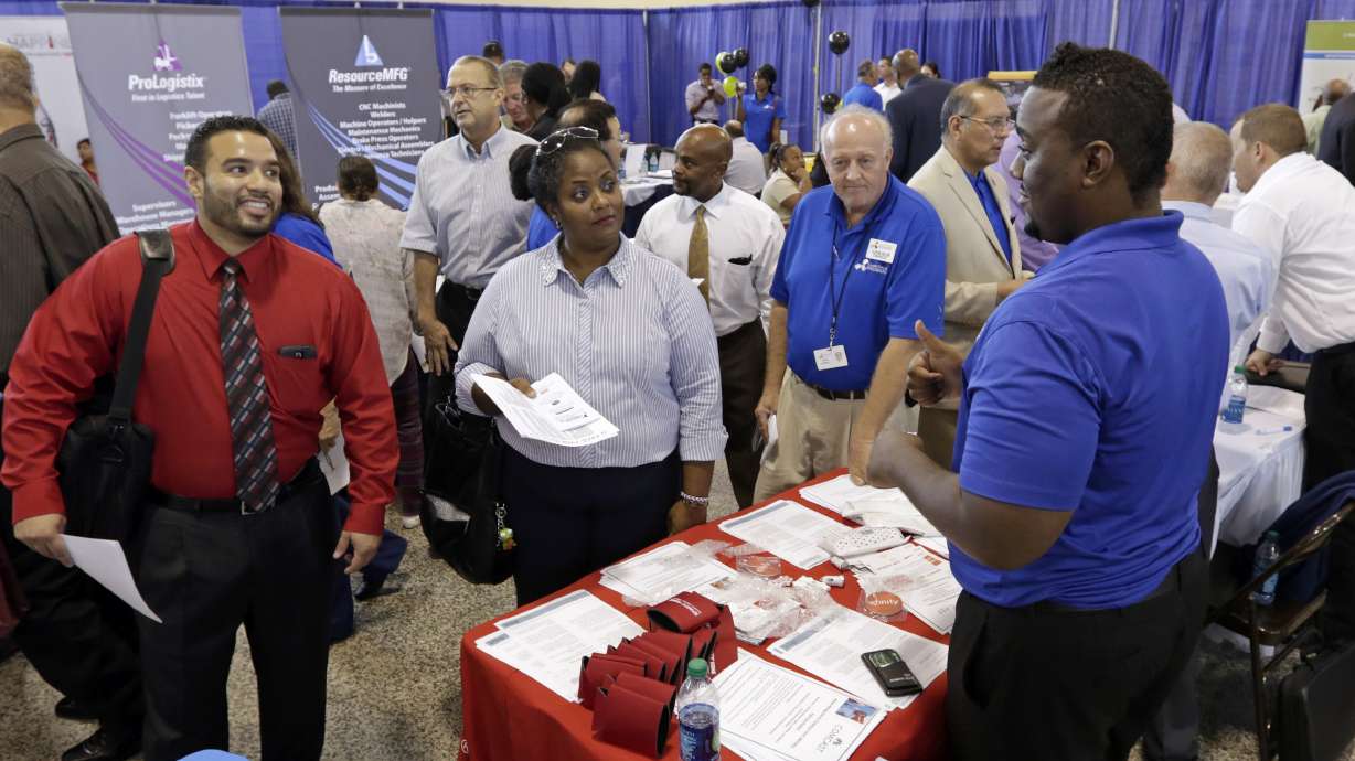 US jobless aid applications fell to 289,000