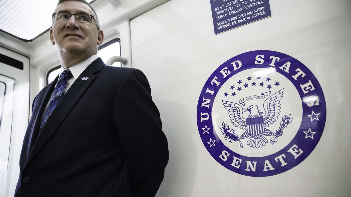 Sen. John Walsh leaves race amid plagiarism probe