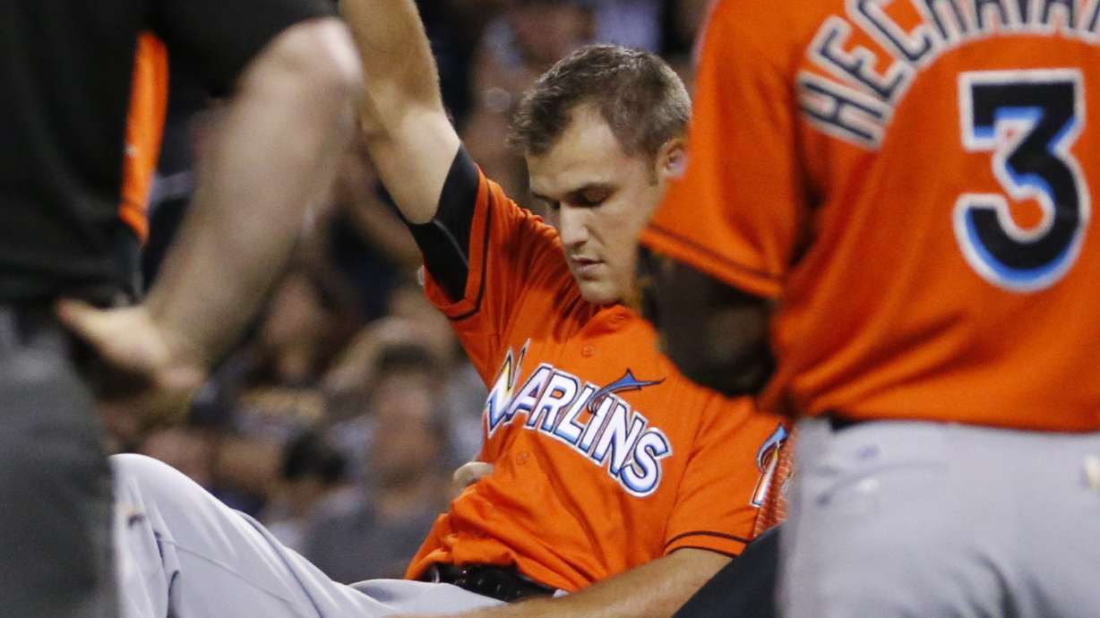 Marlins pitcher Jennings hit in head by liner