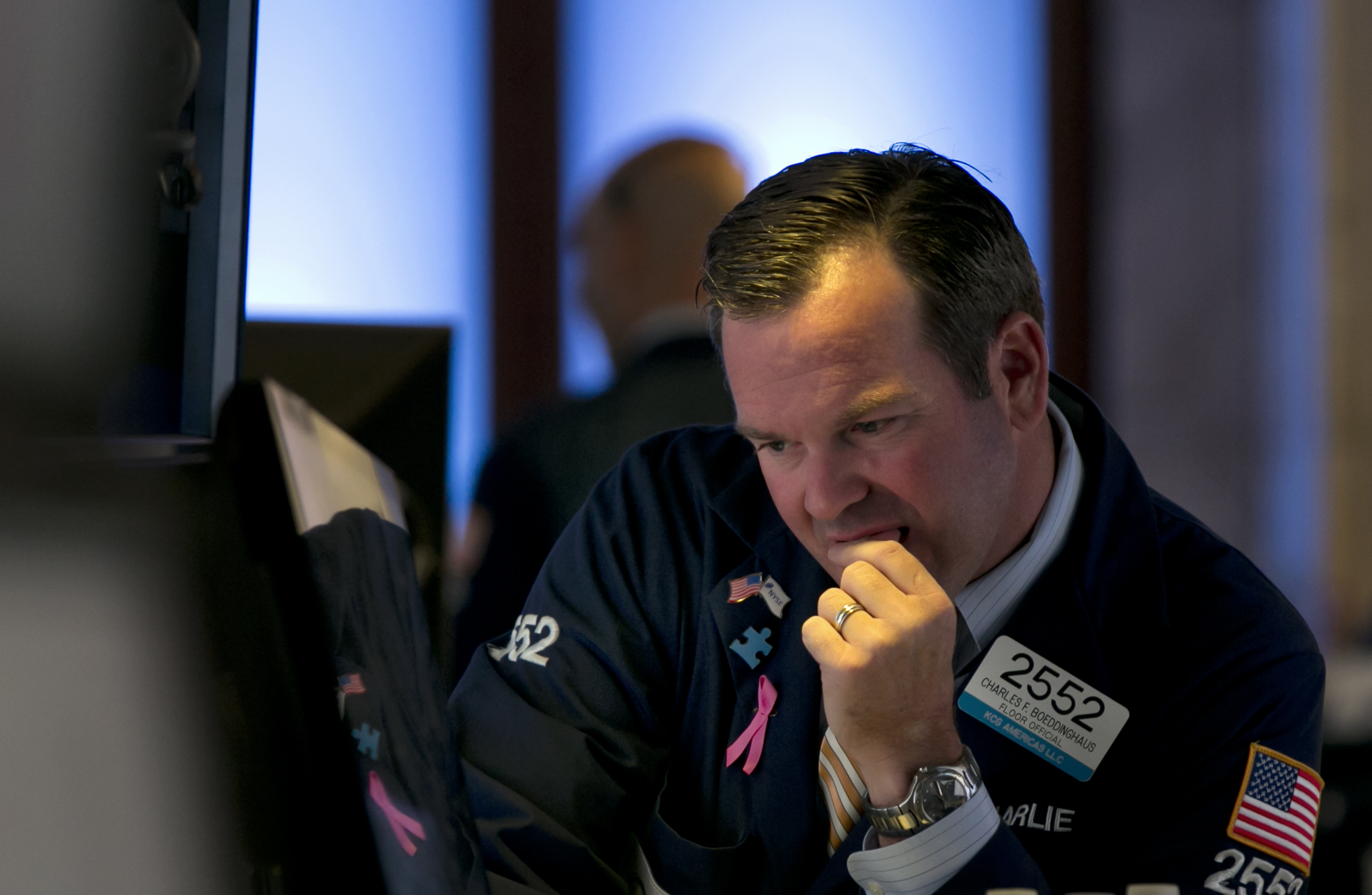 US stocks buck turmoil weighing on global markets