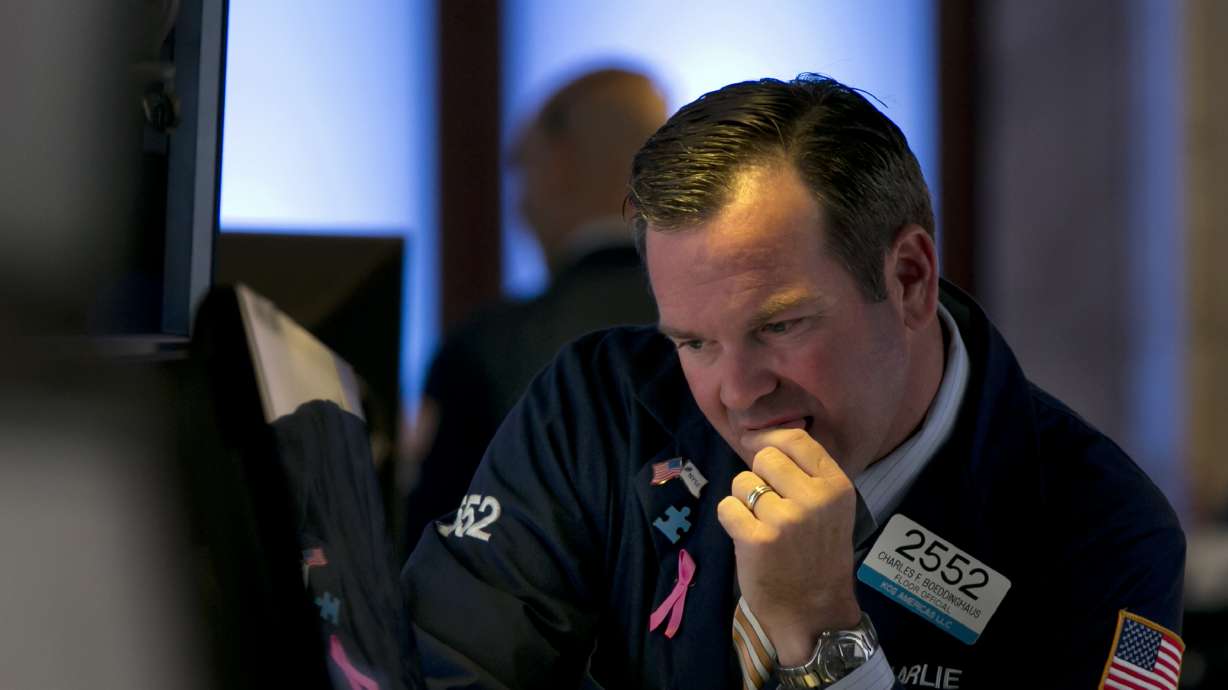 US stocks buck turmoil weighing on global markets