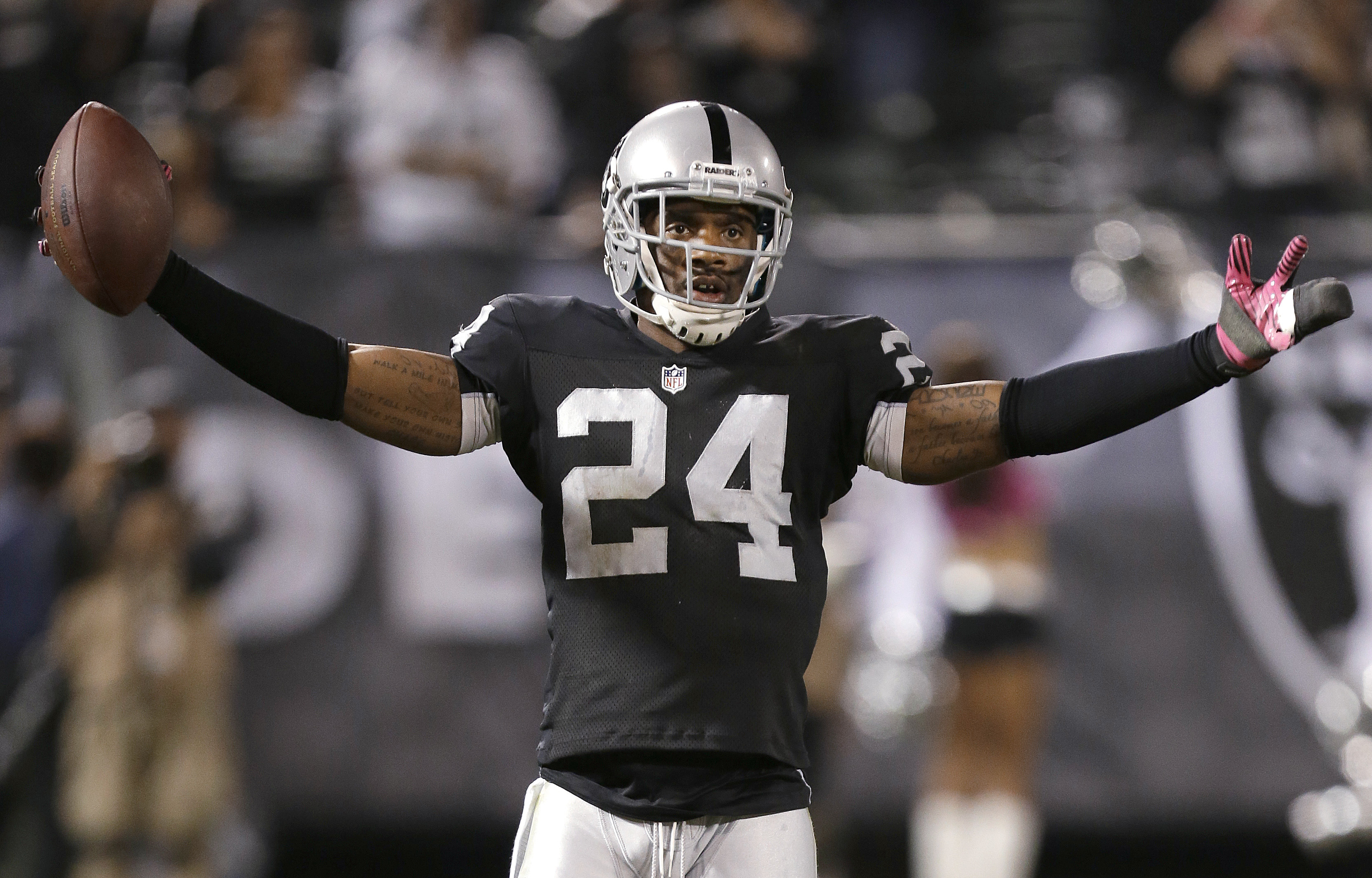 Veterans look to instill right mindset for Raiders