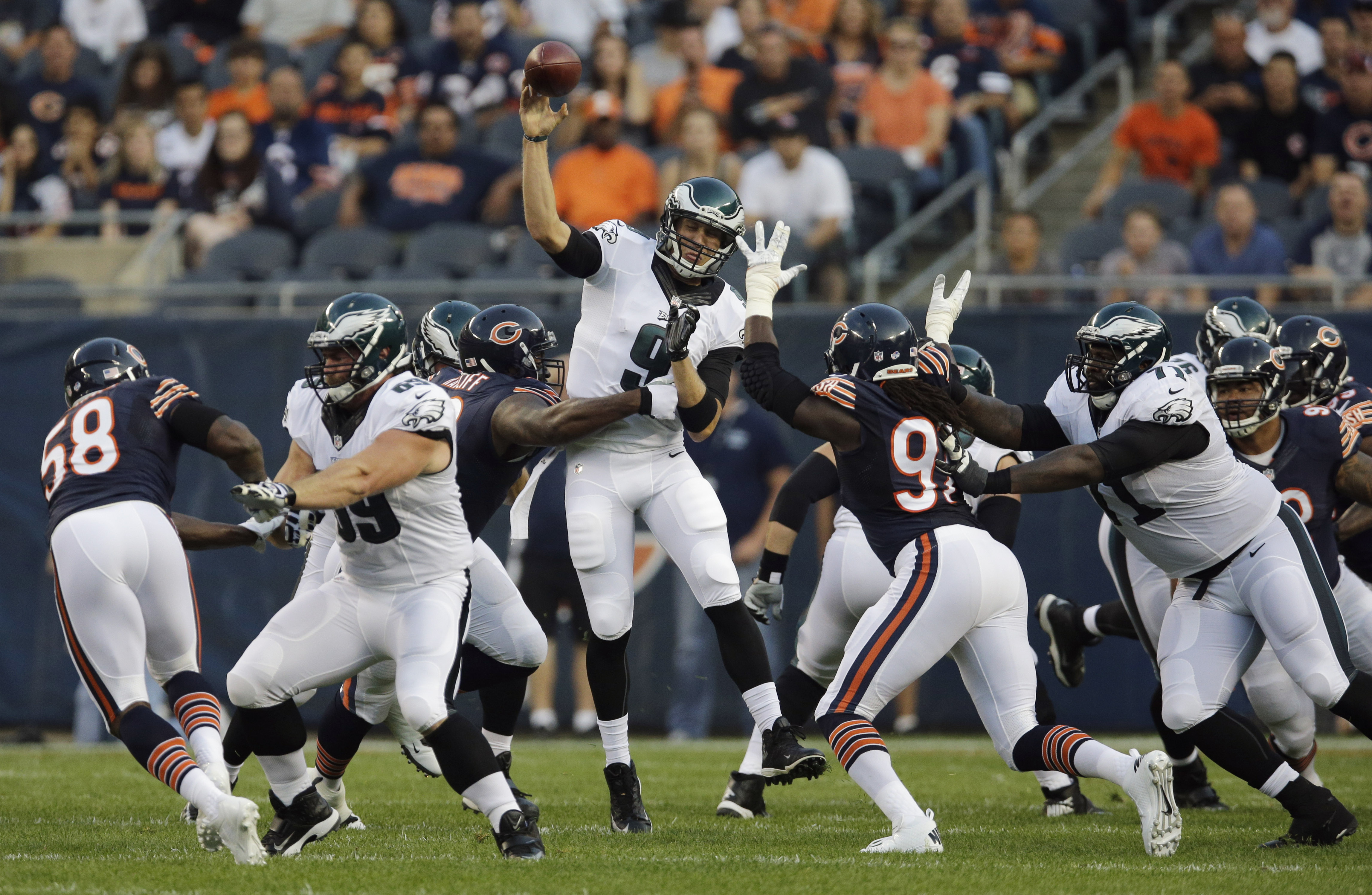 QBs look sharp, Bears beat Eagles 34-28